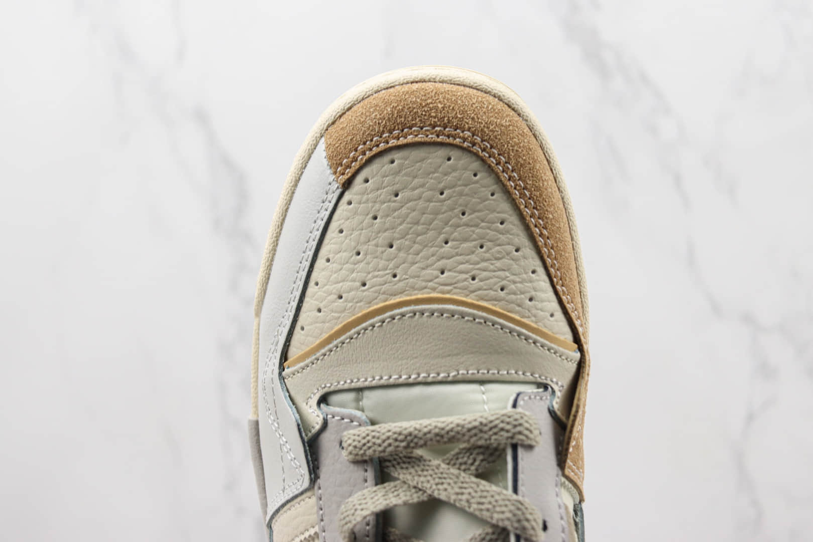 阿迪达斯adidas Fornm Exhibit Low纯原版本三叶草白灰色复古板鞋 莆田阿迪达斯货源 货号：GX4547