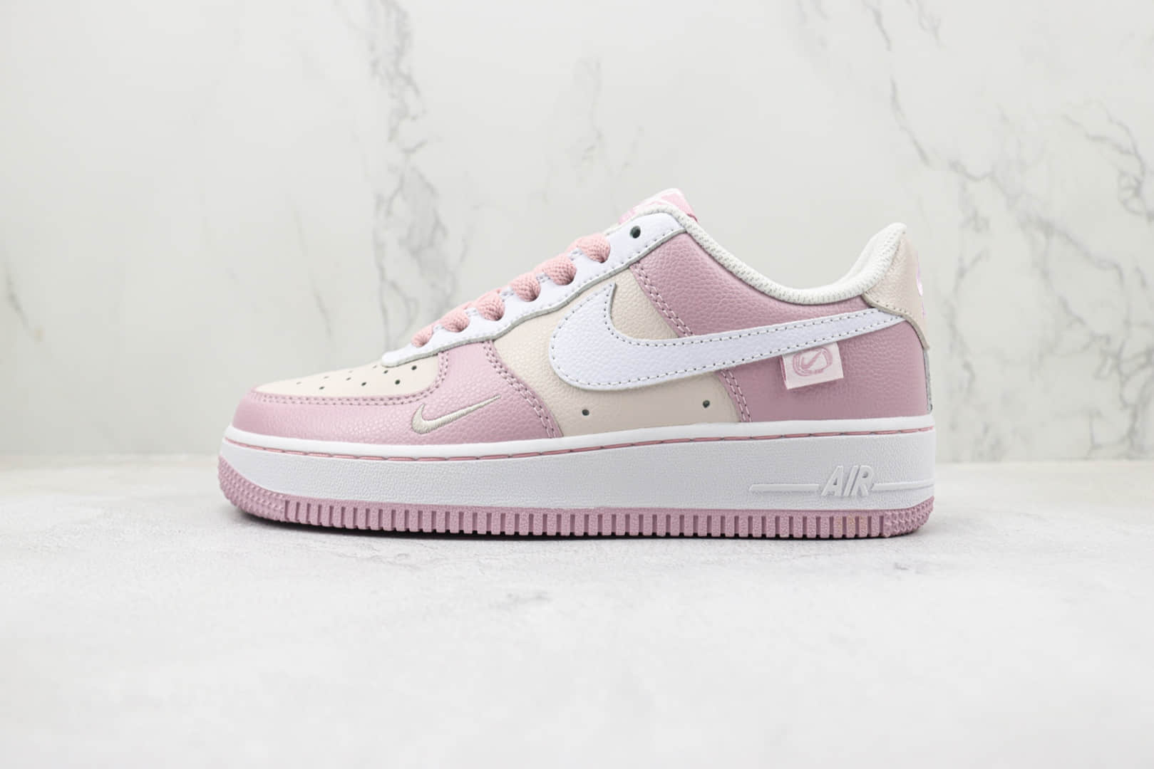 耐克Nike Air Force 1 Low纯原版本低帮空军一号米白粉色板鞋 莆田天花板AF1系列 货号：DB3301-055