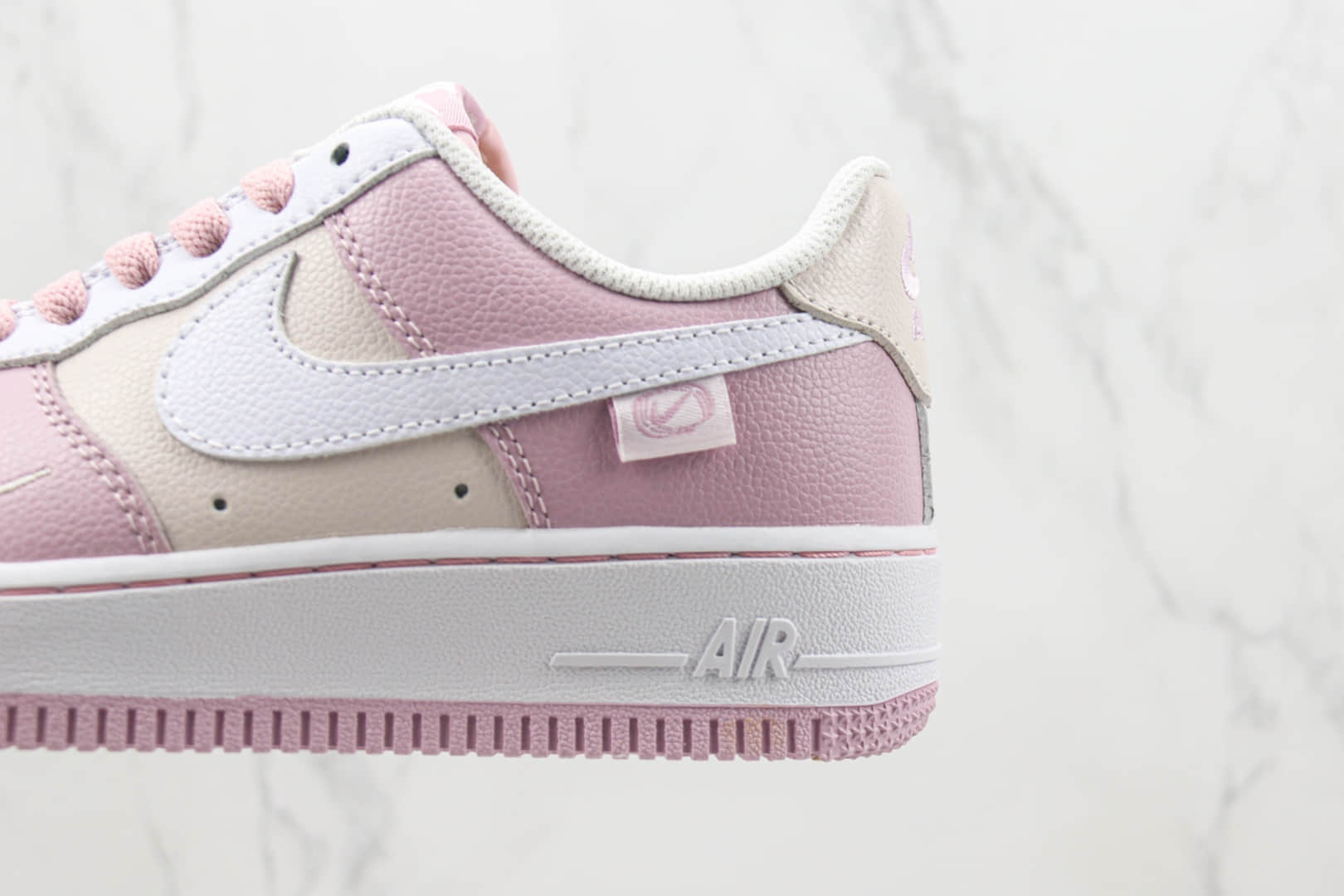 耐克Nike Air Force 1 Low纯原版本低帮空军一号米白粉色板鞋 莆田天花板AF1系列 货号：DB3301-055