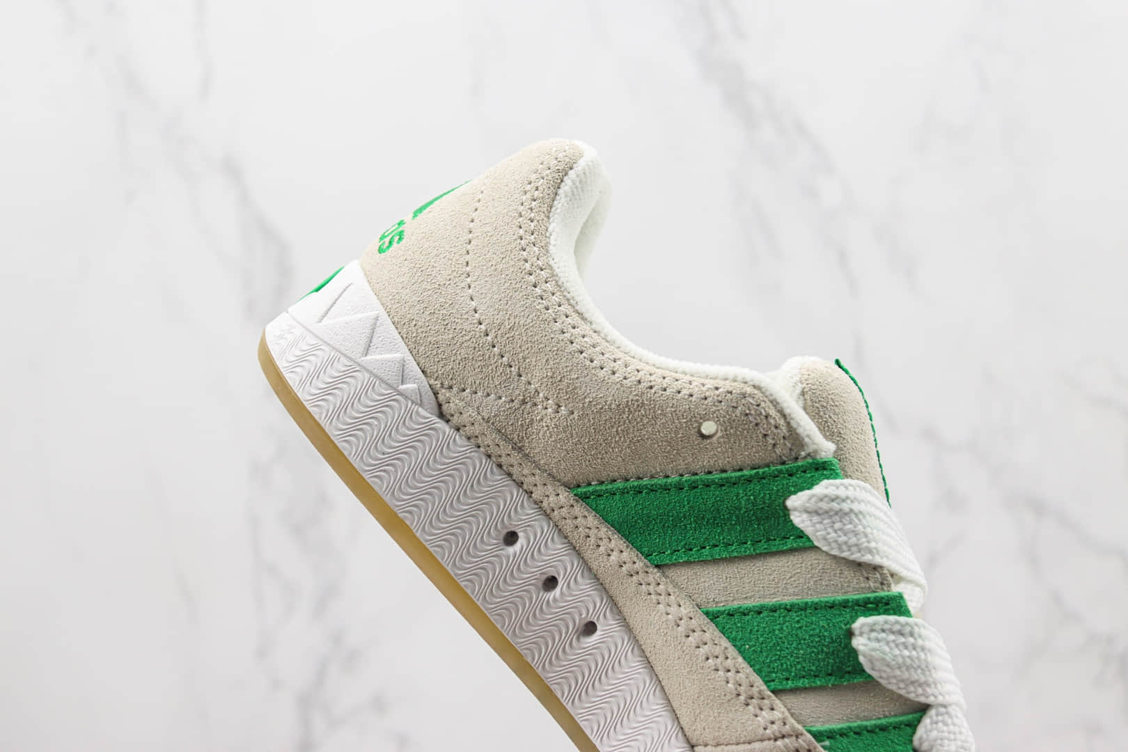 阿迪达斯Atmos x adidas Adimatic Low纯原版本马蒂奇联名灰绿色鲨鱼面包鞋 莆田阿迪达斯货源 货号：HR0776