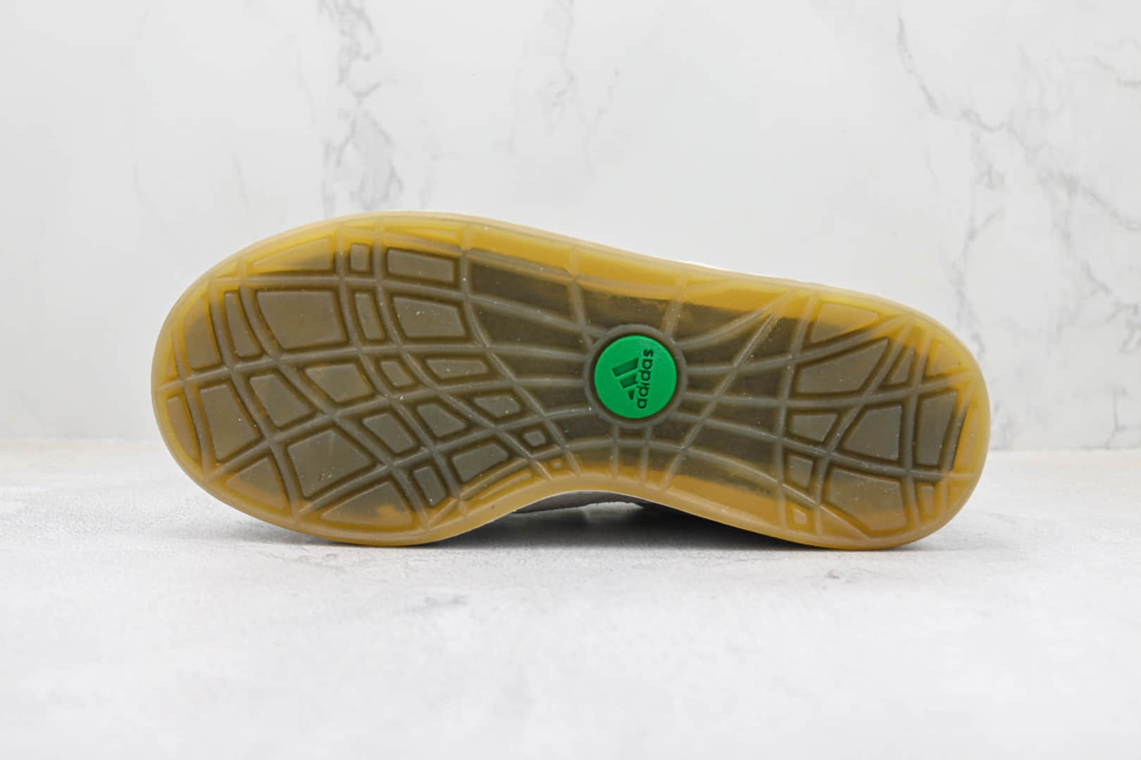 阿迪达斯Atmos x adidas Adimatic Low纯原版本马蒂奇联名灰绿色鲨鱼面包鞋 莆田阿迪达斯货源 货号：HR0776