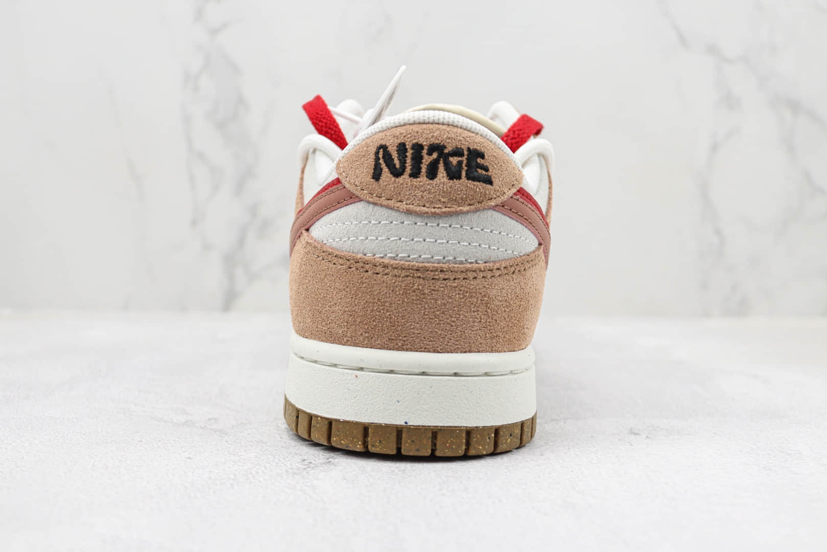 耐克Nike SB Dunk Low纯原版本低帮SB Dunk卡其红棕双钩板鞋 莆田天花板Dunk系列 货号：DO9457-130