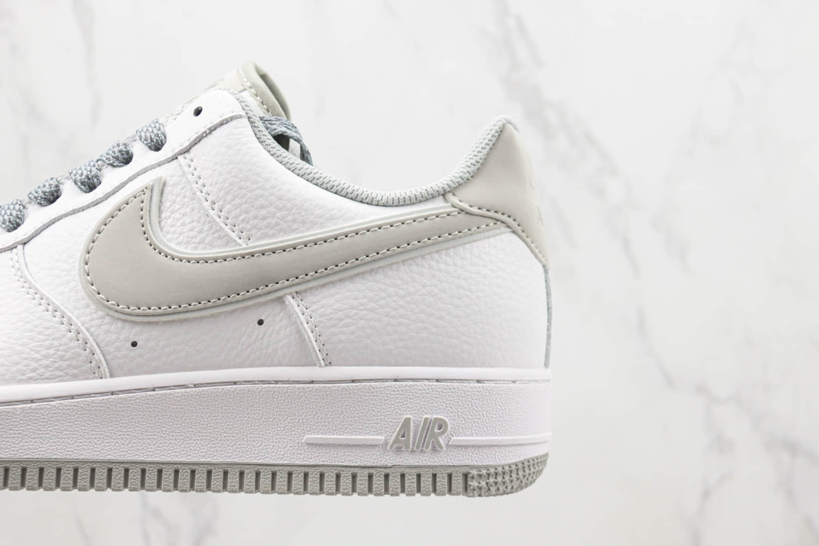 耐克Nike Air Force 1 '07 Low纯原版本低帮空军一号白灰色板鞋 莆田天花板AF1系列 货号：LS0216-025