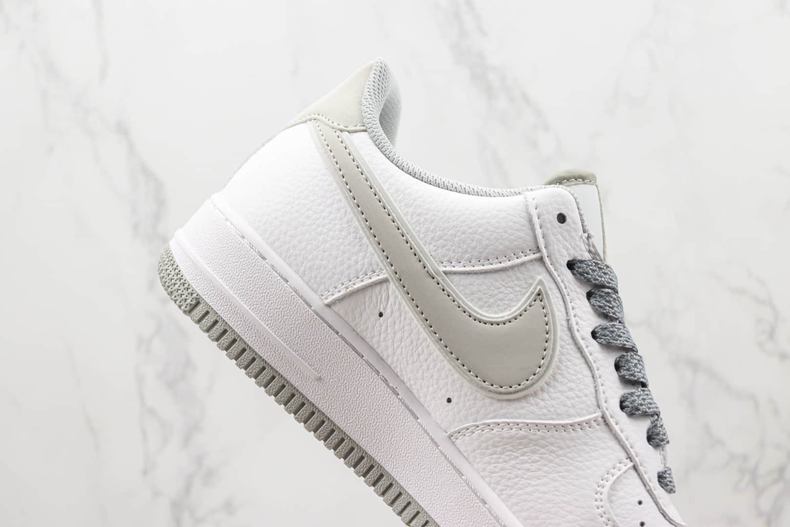 耐克Nike Air Force 1 '07 Low纯原版本低帮空军一号白灰色板鞋 莆田天花板AF1系列 货号：LS0216-025