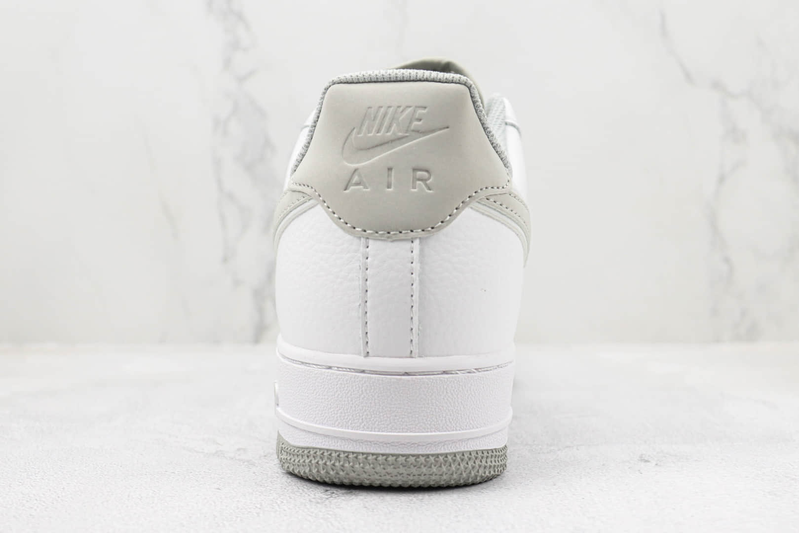 耐克Nike Air Force 1 '07 Low纯原版本低帮空军一号白灰色板鞋 莆田天花板AF1系列 货号：LS0216-025