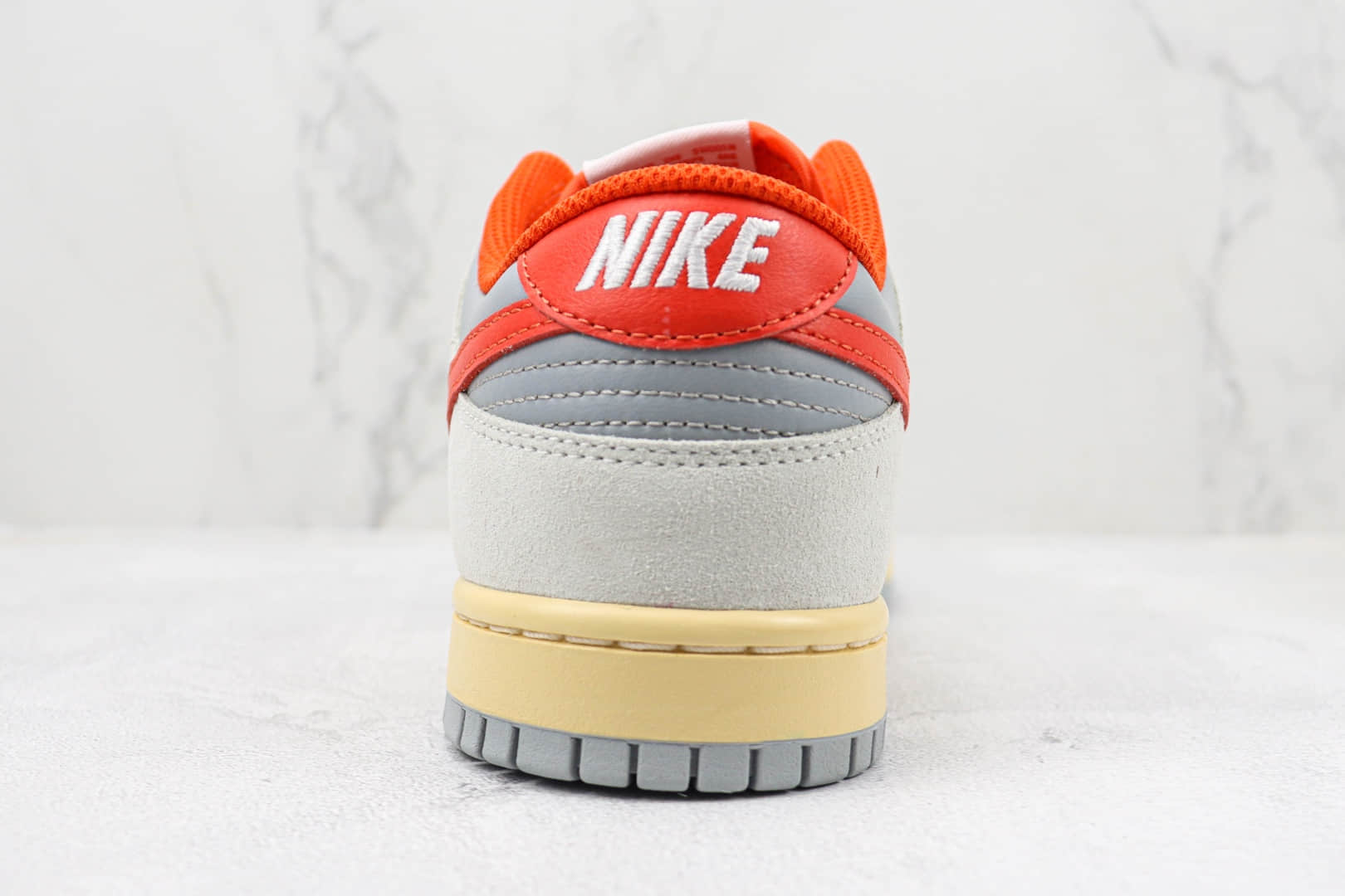 耐克Nike SB Dunk Low纯原版本低帮SB Dunk灰白橙色板鞋 莆田天花板Dunk系列 货号：FJ5429-133