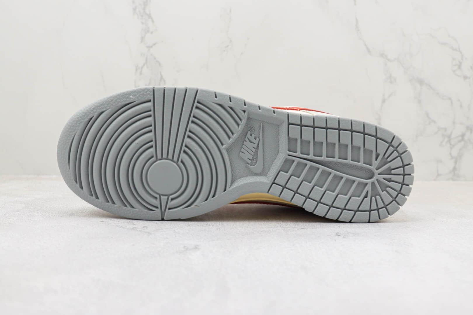 耐克Nike SB Dunk Low纯原版本低帮SB Dunk灰白橙色板鞋 莆田天花板Dunk系列 货号：FJ5429-133