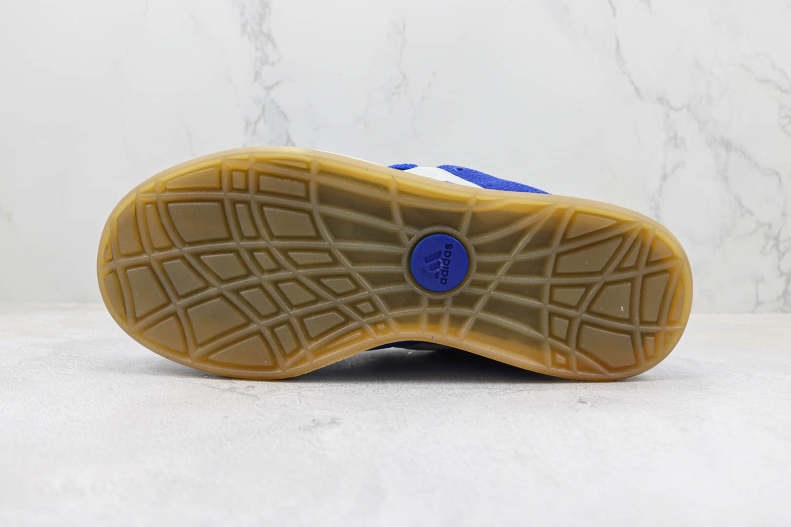 阿迪达斯Human Made x adidas Adimatic纯原版本马蒂奇系列宝蓝色鲨鱼面包鞋 莆田阿迪达斯货源 货号：GX1828