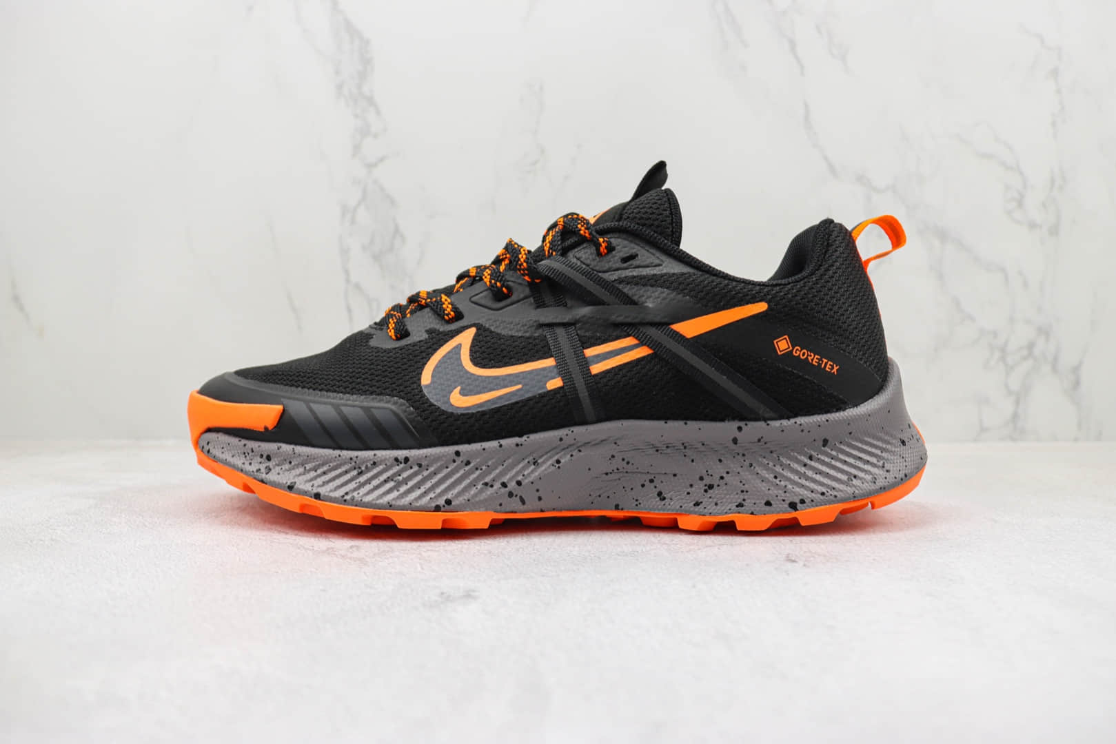 耐克Nike Pegasus Trail 2纯原版本飞马2代黑橙色跑鞋 莆田耐克货源 货号：AR1667-501