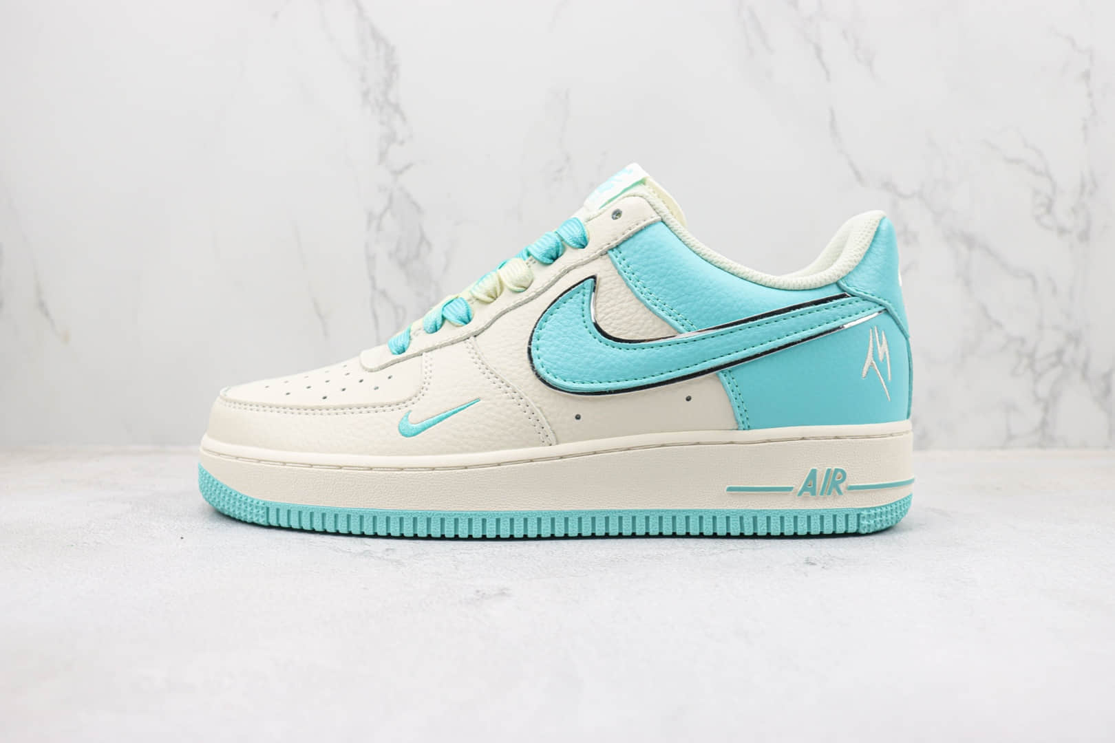 耐克Nike Air Force 1'07 LV8纯原版本低帮空军一号米白蓝银勾板鞋 莆田天花板AF1系列 货号：IO5636-555