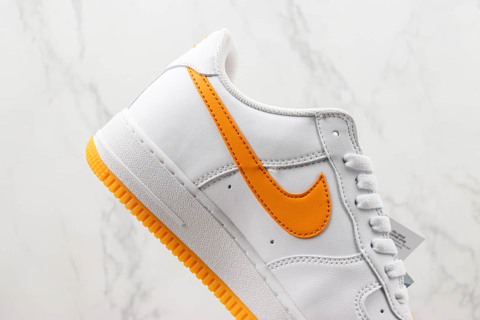 耐克Nike Air Force 1 '07 Low纯原版本低帮AF1空军一号40周年纪念白橙色板鞋 莆田天花板AF1系列 货号：FD7039-100