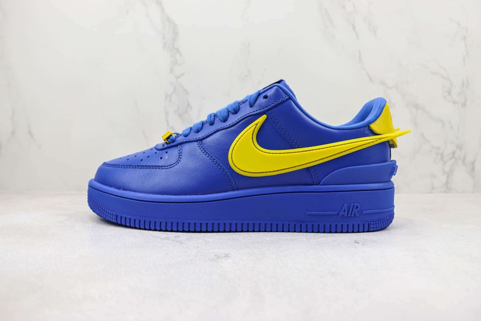 耐克AMBUSH x Nike Air Force 1 Low纯原版本空军一号低帮蓝黄色板鞋 货号：DV3464-400