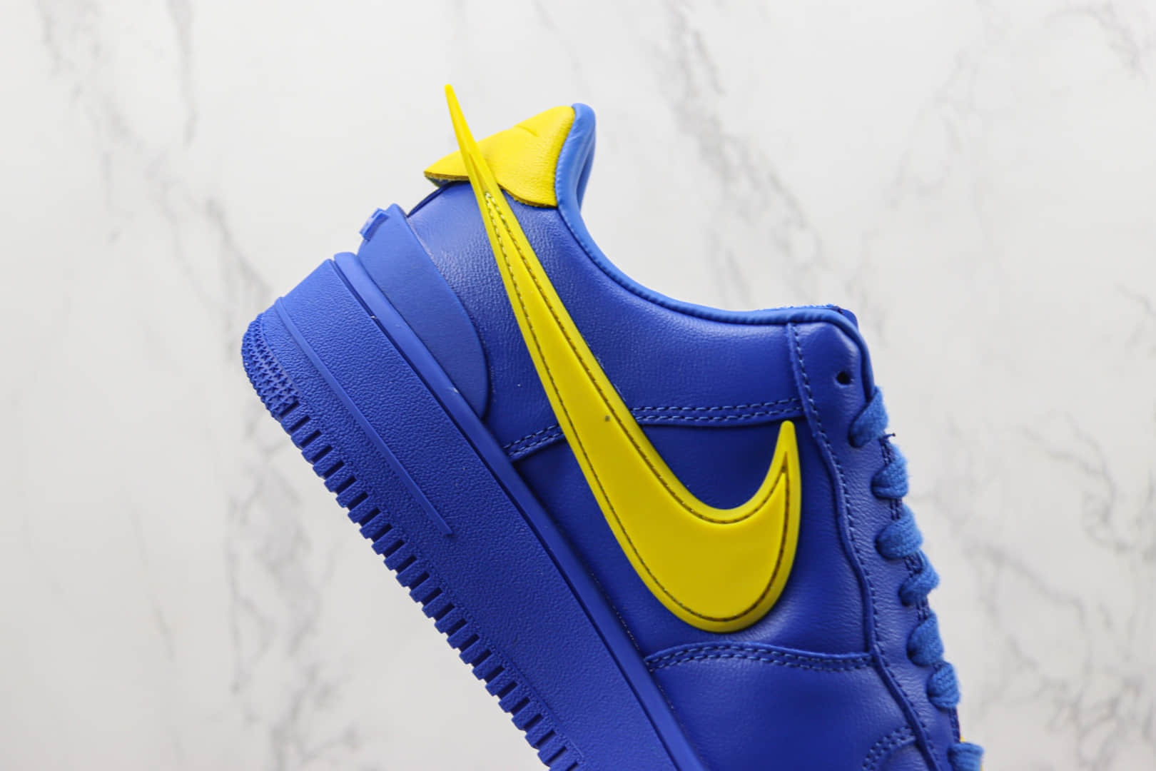 耐克AMBUSH x Nike Air Force 1 Low纯原版本空军一号低帮蓝黄色板鞋 货号：DV3464-400