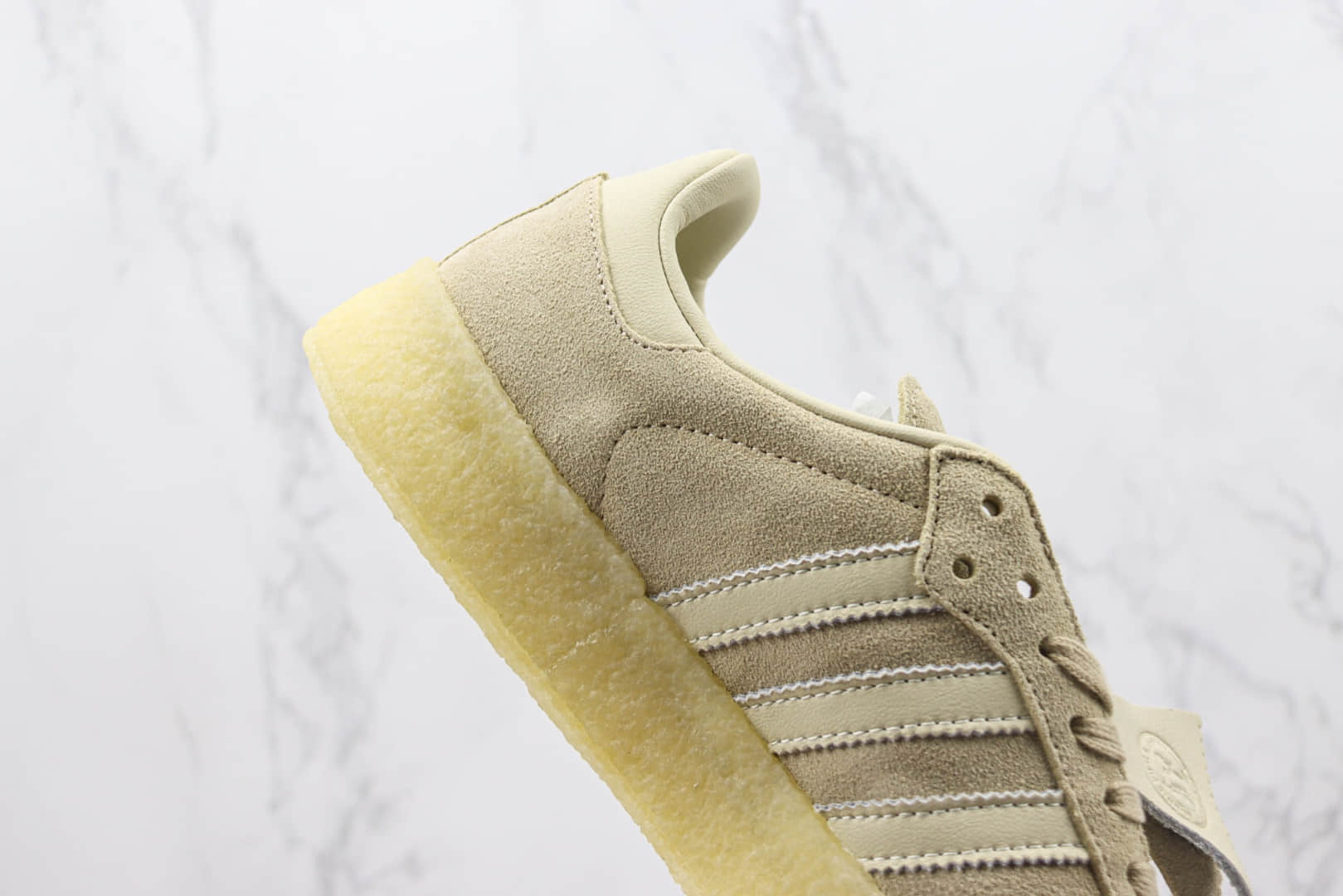 阿迪达斯Kith x Clarks x adidas Originals 8th Street Samba纯原版本桑巴沙漠黄德训鞋 莆田阿迪达斯货源 货号：ID7298