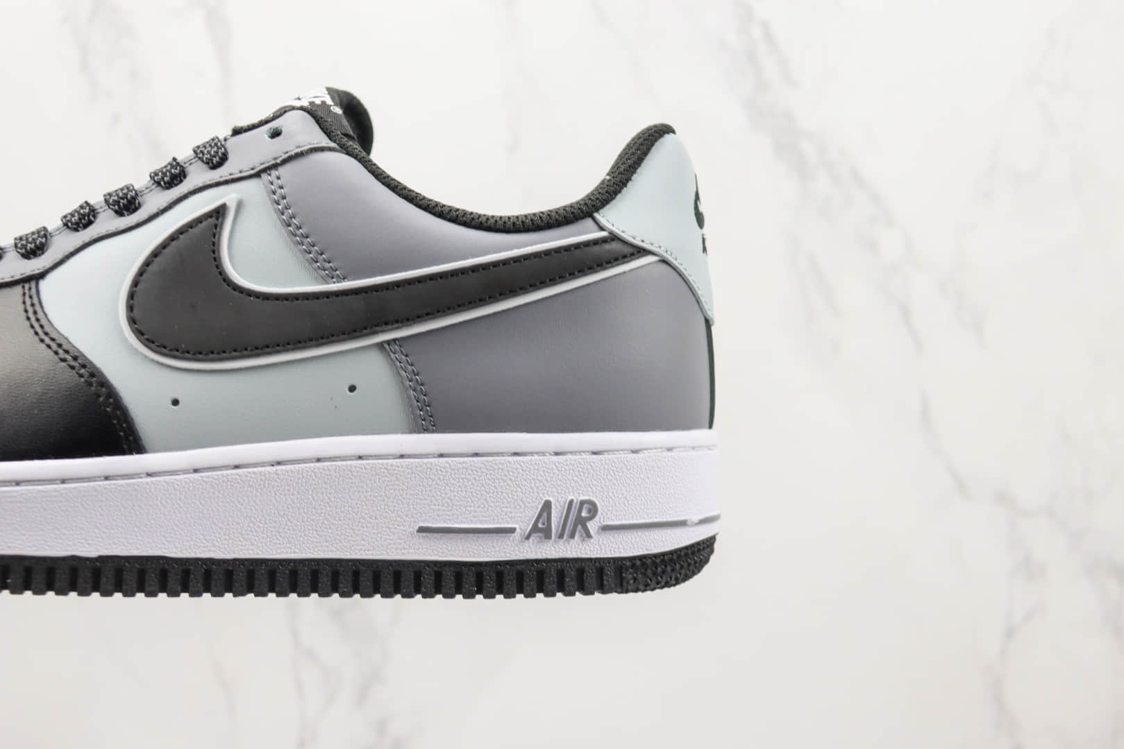 耐克Nike Air Force 1'07 Low纯原版本低帮空军一号黑灰拼色板鞋 莆田天花板AF1系列 货号：TP5558-756