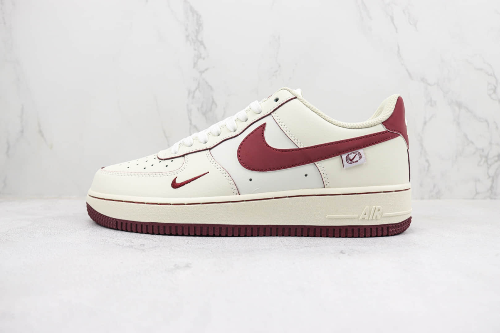 耐克Nike Air Force 1'07 Low纯原版本低帮空军一号白酒红双钩板鞋 莆田天花板AF1系列 货号：FB1839-215