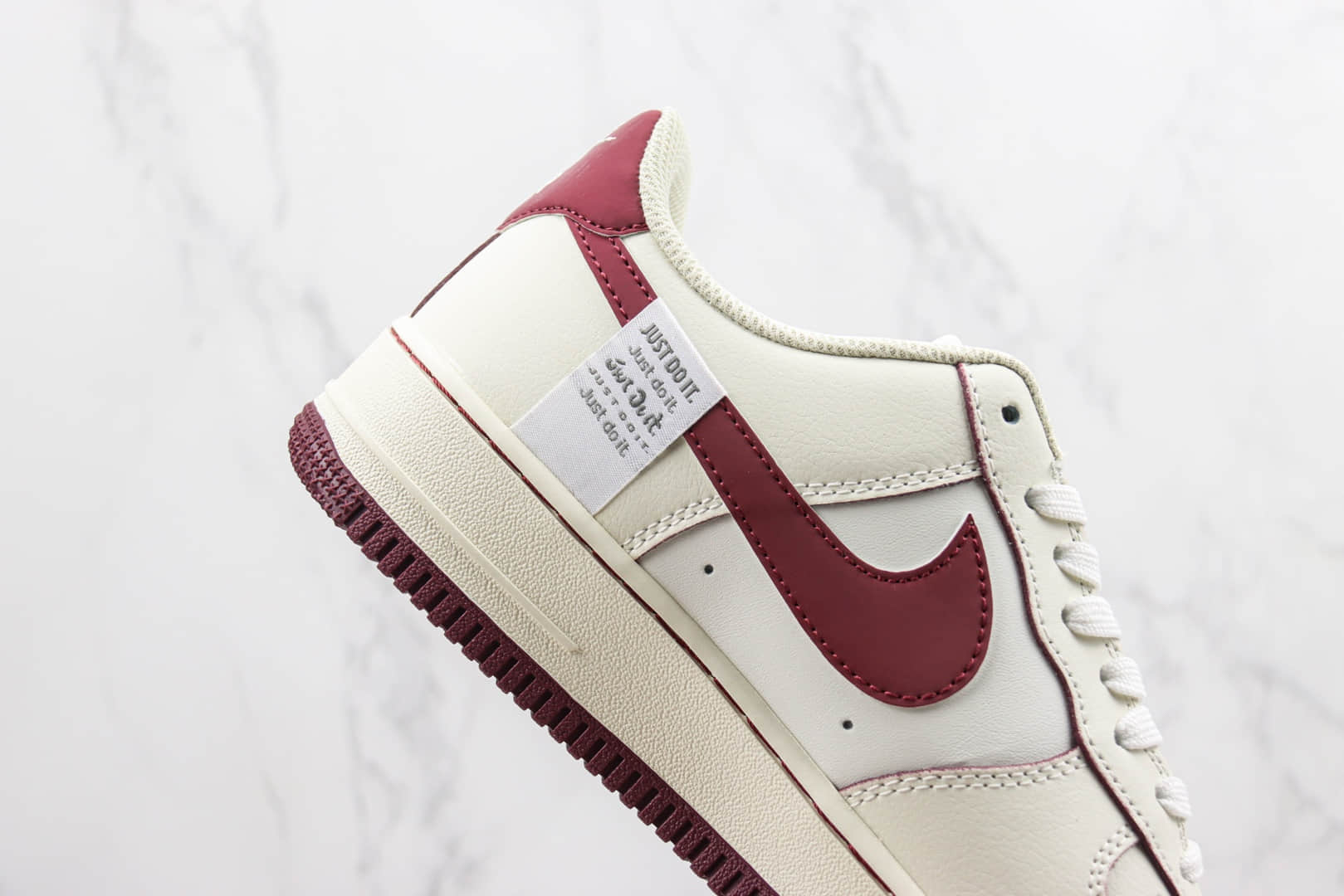 耐克Nike Air Force 1'07 Low纯原版本低帮空军一号白酒红双钩板鞋 莆田天花板AF1系列 货号：FB1839-215