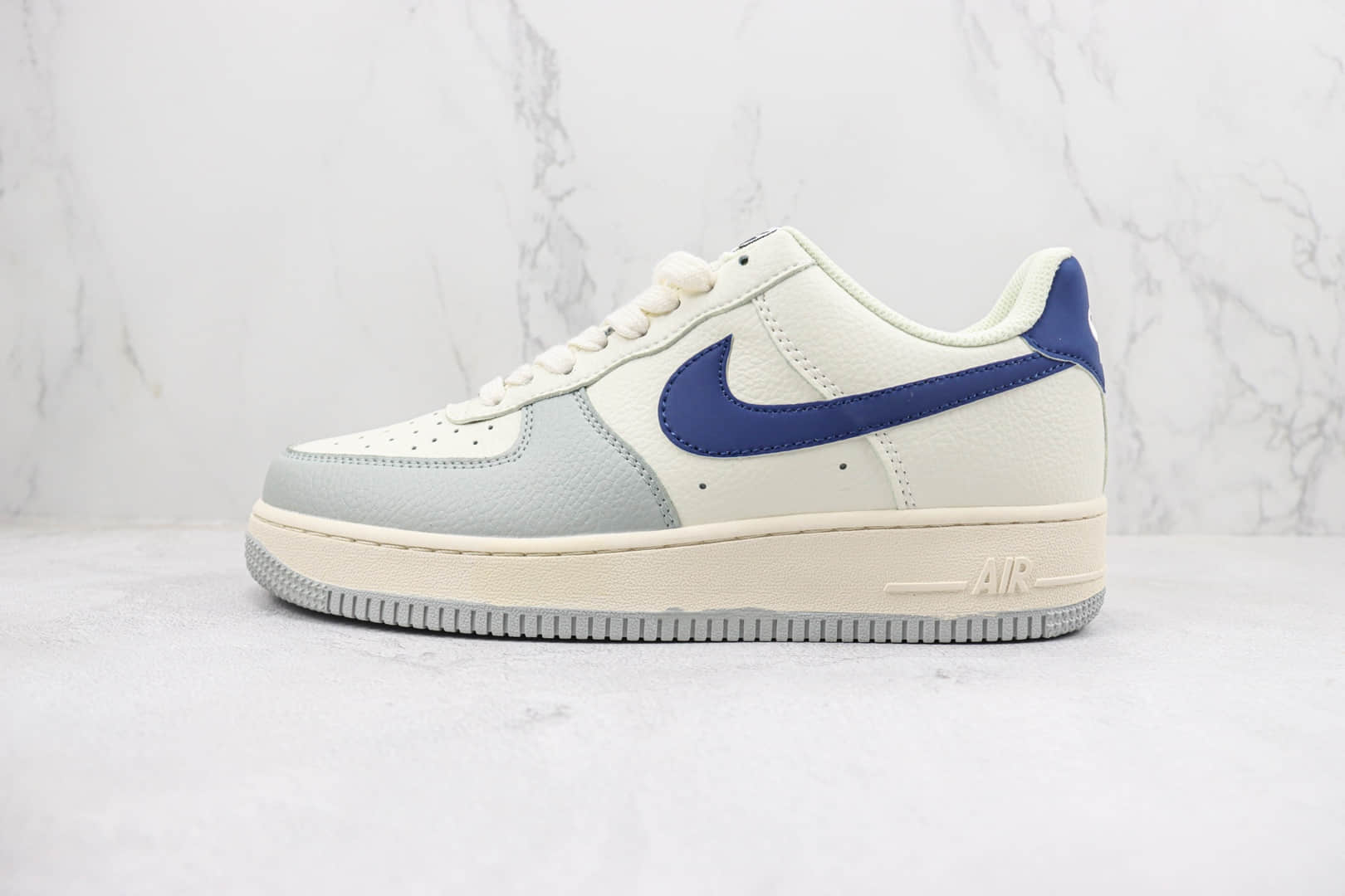 耐克Nike Air Force 1 '07 Low纯原版本空军一号低帮白灰蓝拼色板鞋 莆田耐克货源 货号：CT5586-033