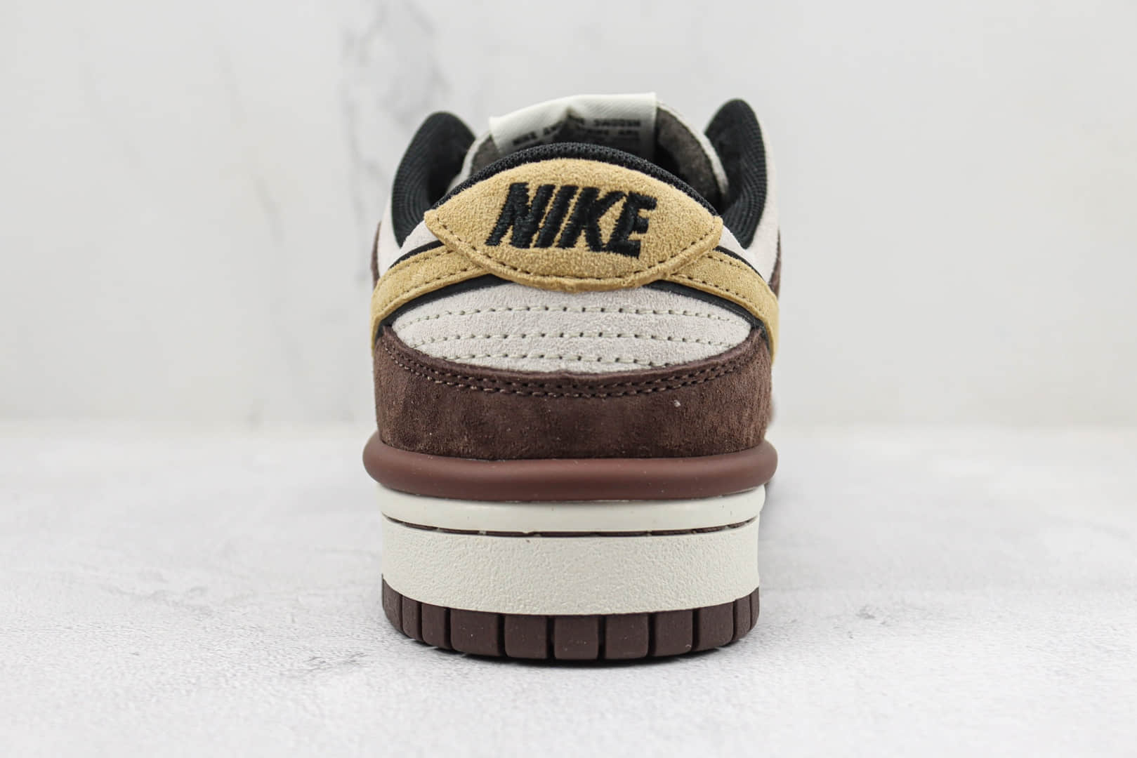 耐克Nike SB Dunk Low纯原版本大友克洋联名低帮SB Dunk灰褐色麂皮板鞋 莆田天花板Dunk系列 货号：DZ2794-991