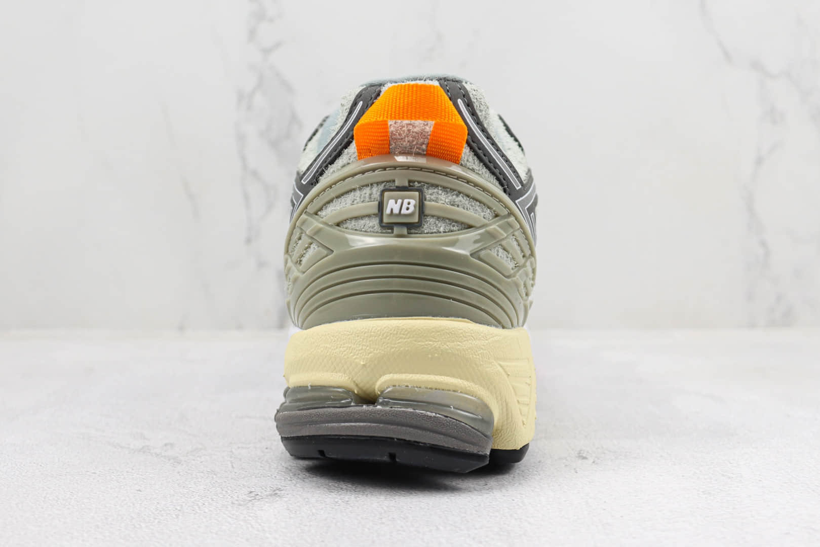 新百伦New Balance 1906R纯原版本NB1906R灰桔色复古慢跑鞋 莆田新百伦货源 货号：M1906RN1