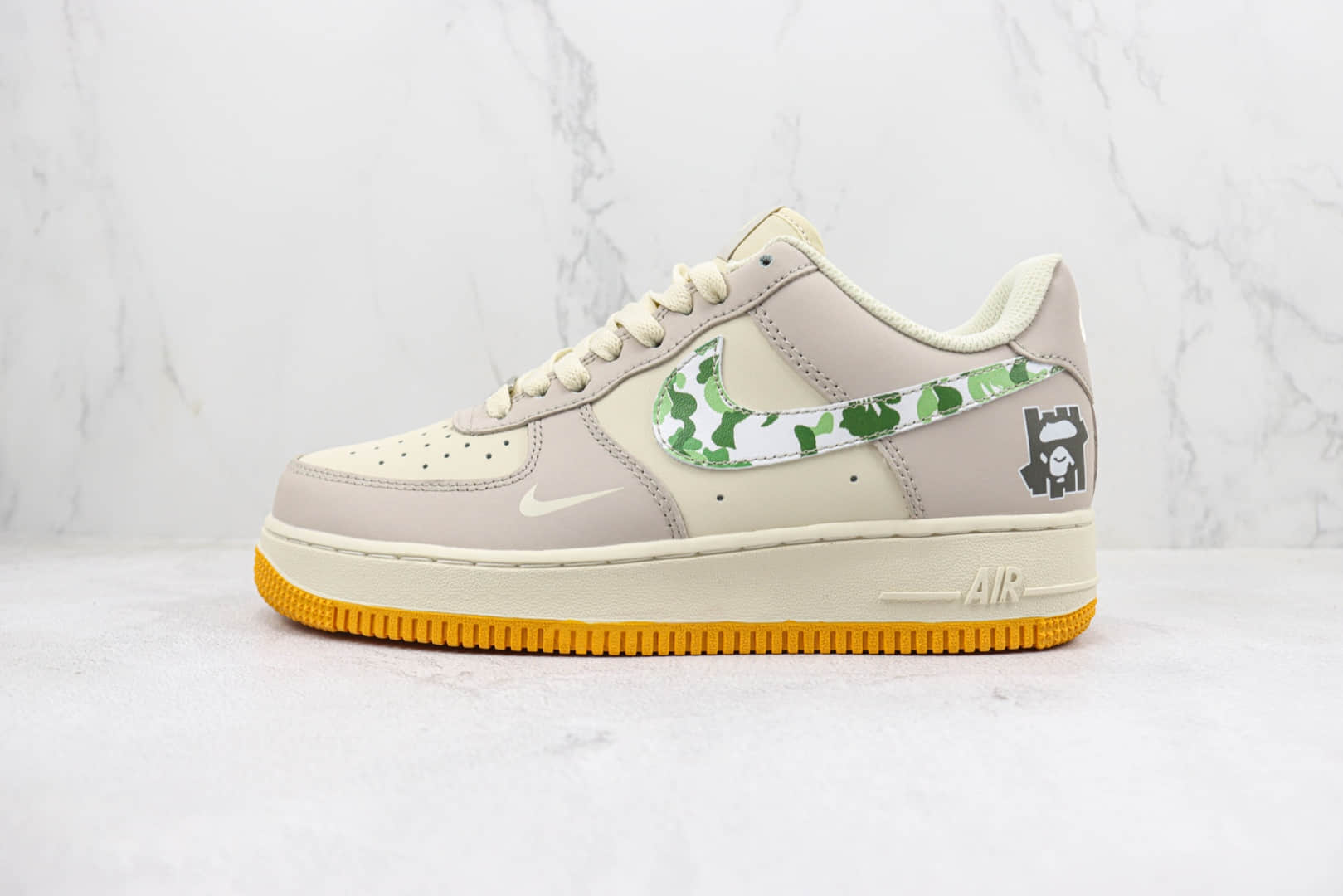 耐克Nike Air Force 1 '07 Low纯原版本低帮空军一号米灰迷彩勾 莆田天花板AF1系列 货号：BS9055-301