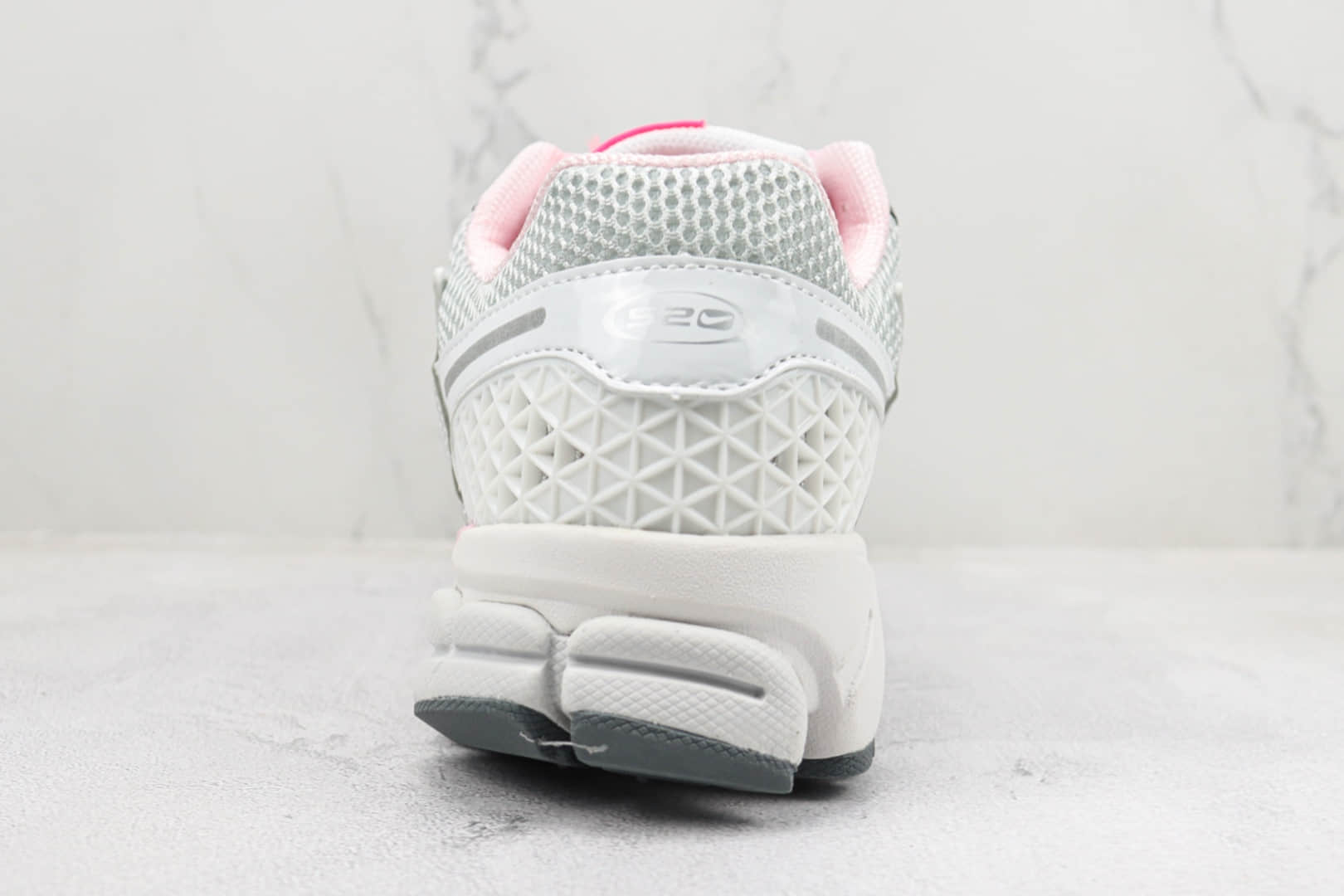 耐克Nike Zoom Vomero 5纯原版本佛莫罗5代灰粉色复古运动鞋 莆田复刻耐克 货号：FN3695-001