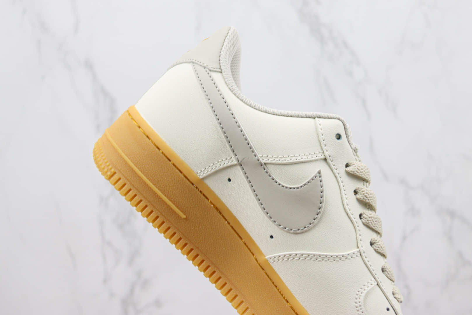 耐克Nike Air Force 1'07 Low纯原版本低帮空军一号米灰生胶板鞋 莆田耐克工厂 货号：XC2351-066