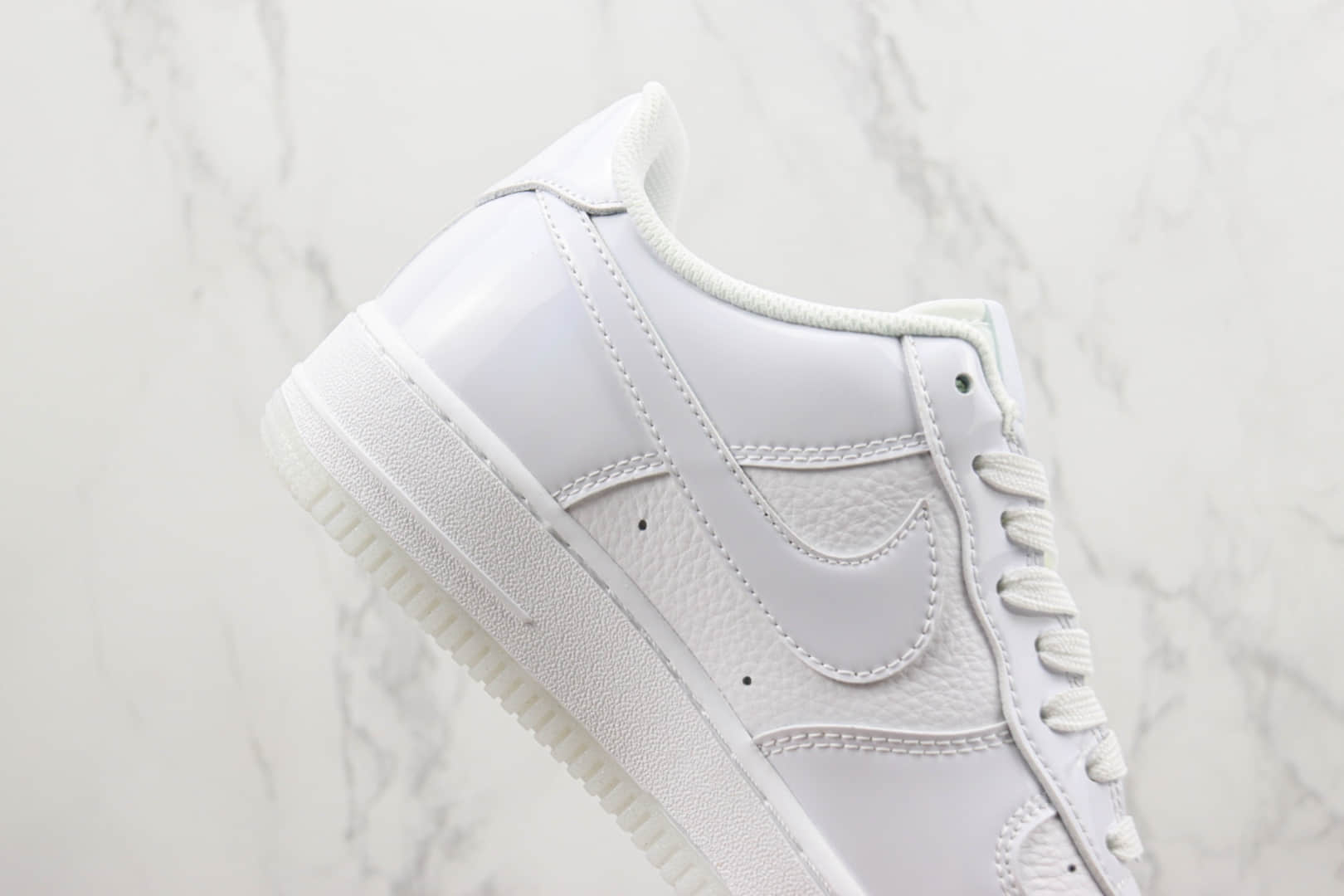 耐克Nike Air Force 1'07 Low纯原版本低帮空军一号白漆皮板鞋 莆田天花板AF1系列 货号：HP3656-522