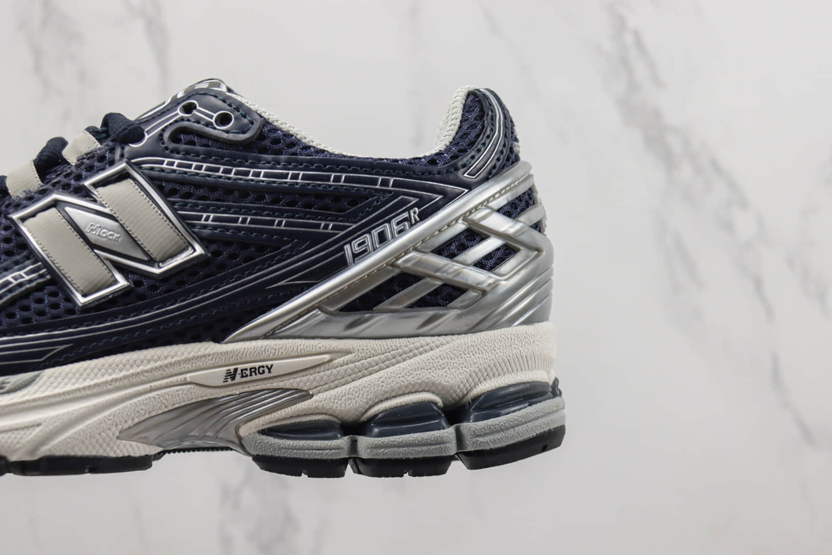 新百伦New Balance 1906R纯原版本NB1906R藏青色复古老爹鞋 莆田复刻新百伦 货号：M1906RCA