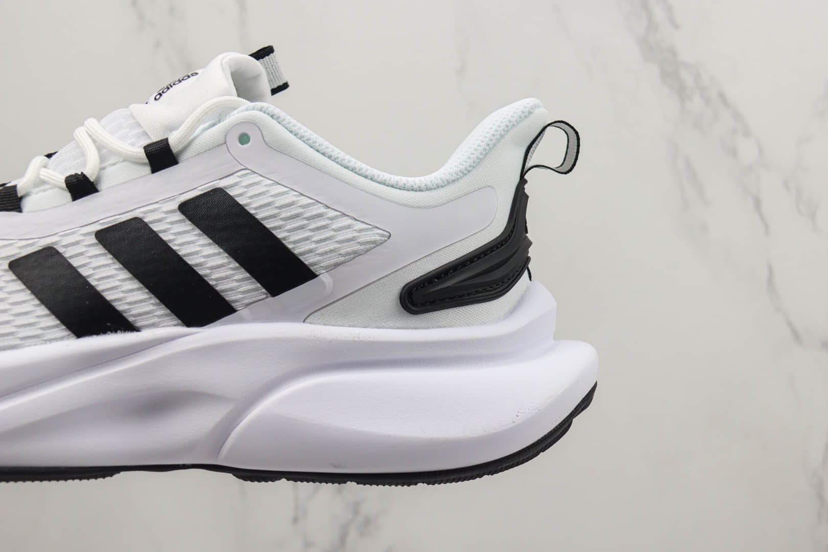 阿迪达斯adidas AlphaBounce Beyond纯原版本阿尔法白黑色爆米花跑鞋 莆田阿迪达斯货源 货号：HP6146