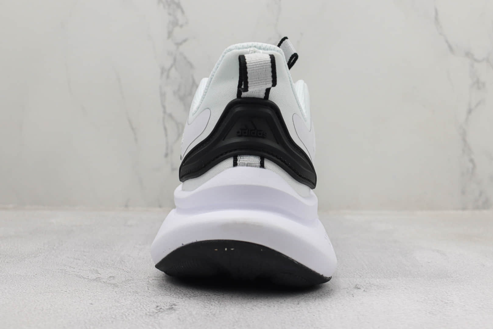 阿迪达斯adidas AlphaBounce Beyond纯原版本阿尔法白黑色爆米花跑鞋 莆田阿迪达斯货源 货号：HP6146