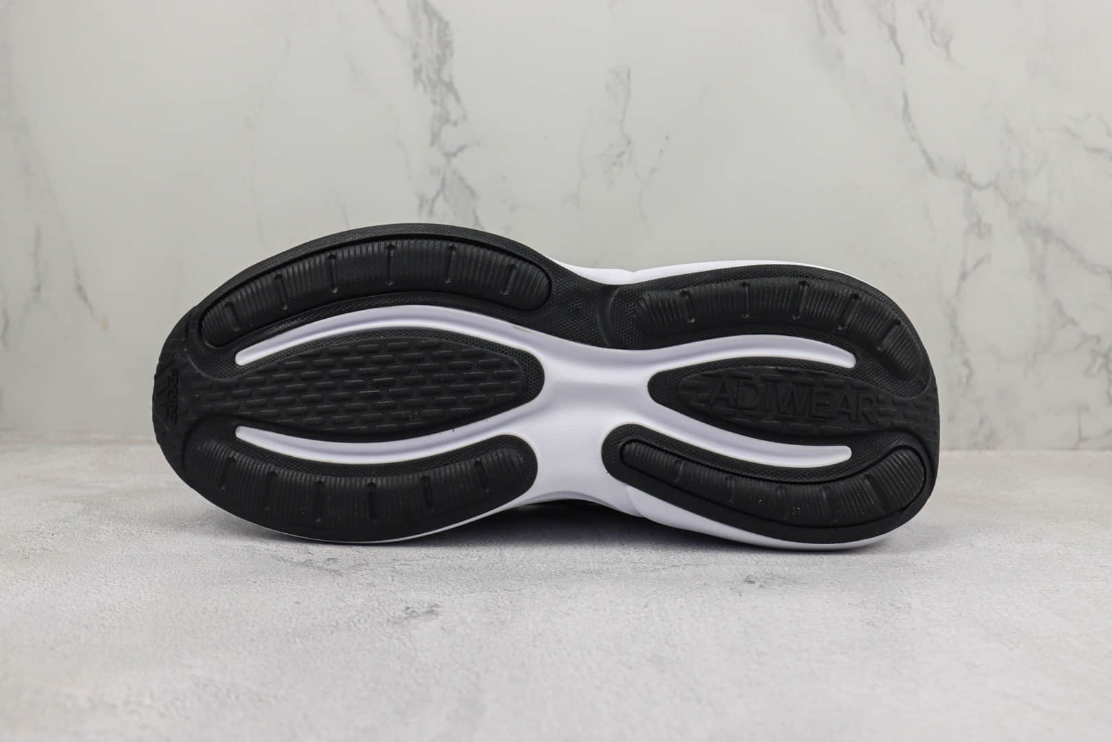 阿迪达斯adidas AlphaBounce Beyond纯原版本阿尔法白黑色爆米花跑鞋 莆田阿迪达斯货源 货号：HP6146