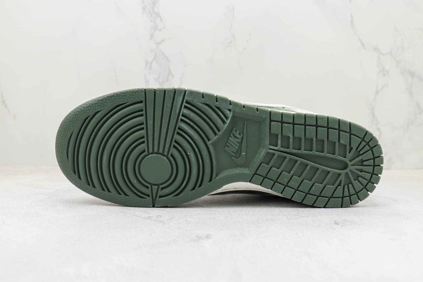 耐克Otomo Katsuhiro x Nike SB Dunk Low纯原版本低帮SB Dunk大友克洋联名墨绿灰麂皮板鞋 莆田天花板Dunk系列 货号：LF0039-035
