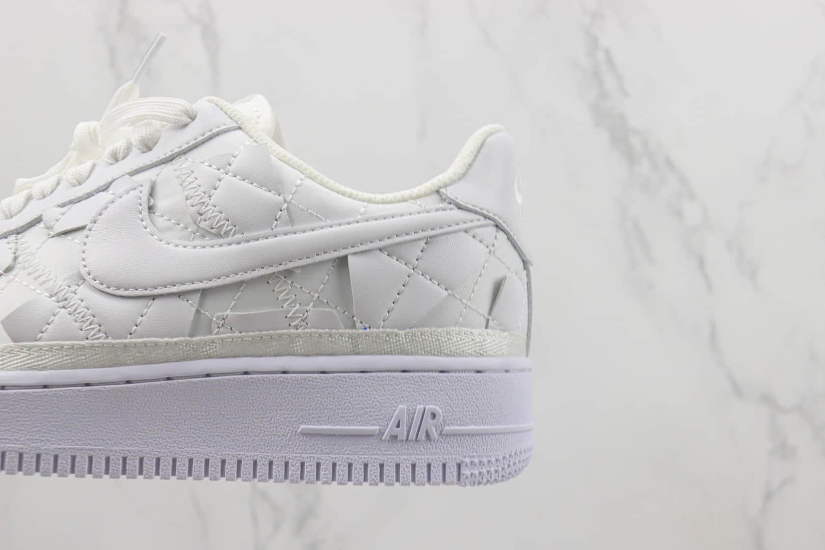 耐克Billie Eilish x Nike Air Force 1 Low纯原版本碧梨联名空军一号低帮白色不规则剪裁板鞋 莆田天花板AF1系列 货号：DZ3674-100