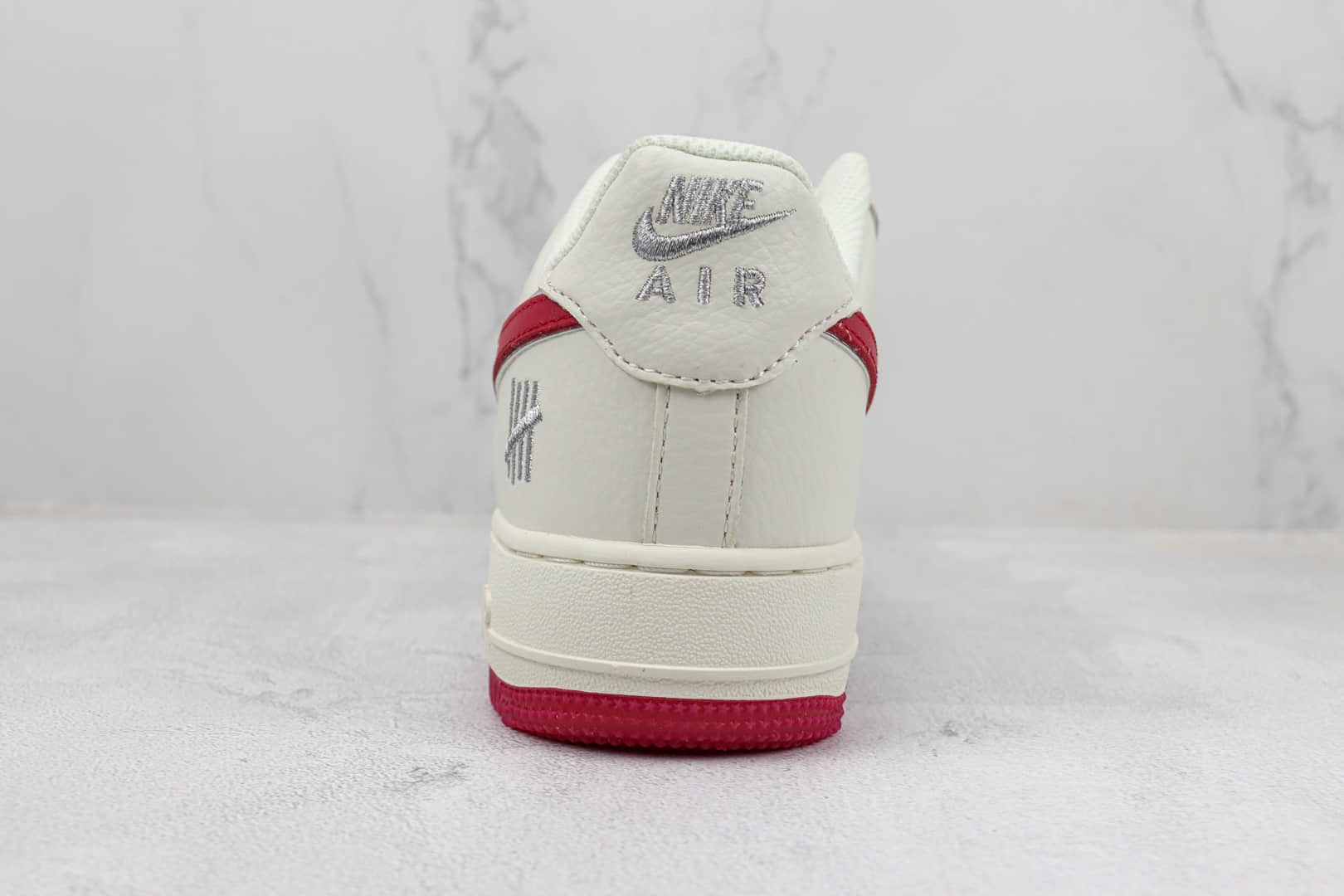 耐克Nike Air Force 1'07 Low纯原版本低帮空军一号UN联名白红色板鞋 莆田天花板AF1系列 货号：BS9055-732