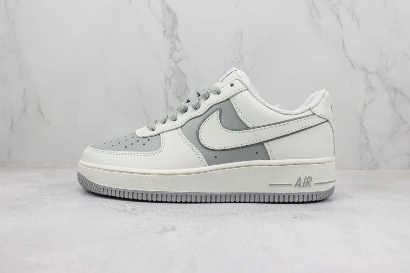 耐克Nike Air Force 1纯原版本空军一号白灰拼接板鞋 莆田复刻耐克 货号：AV0303-726