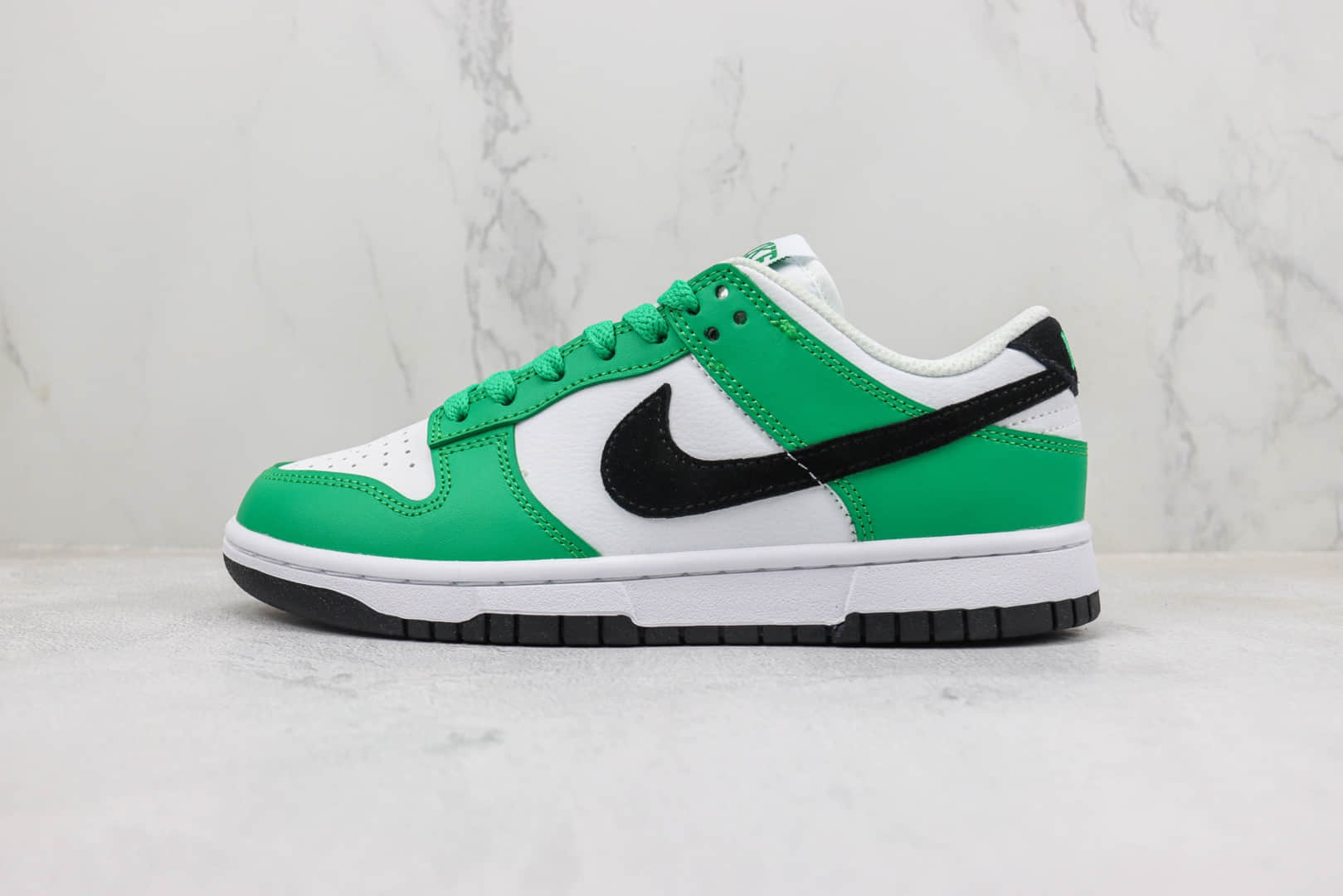 耐克Nike SB Dunk Low纯原版本低帮SB Dunk白绿黑勾板鞋 莆田天花板Dunk系列 货号：FN3612-300