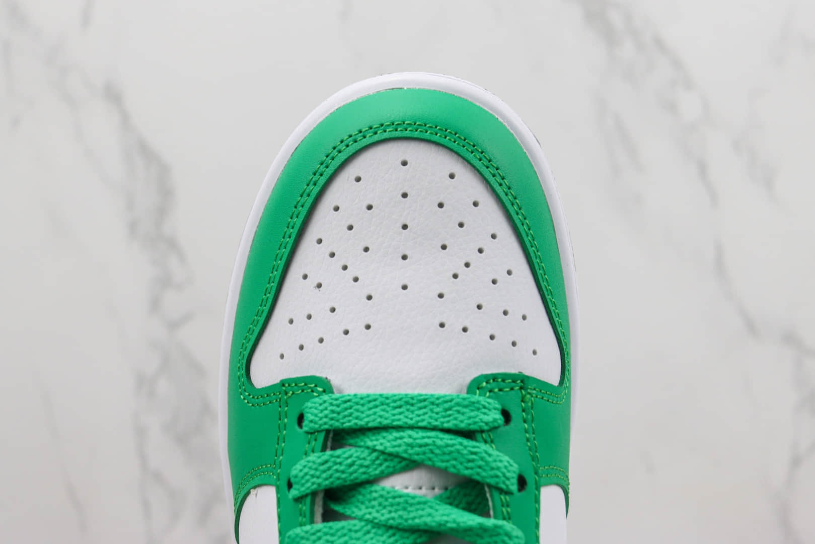 耐克Nike SB Dunk Low纯原版本低帮SB Dunk白绿黑勾板鞋 莆田天花板Dunk系列 货号：FN3612-300