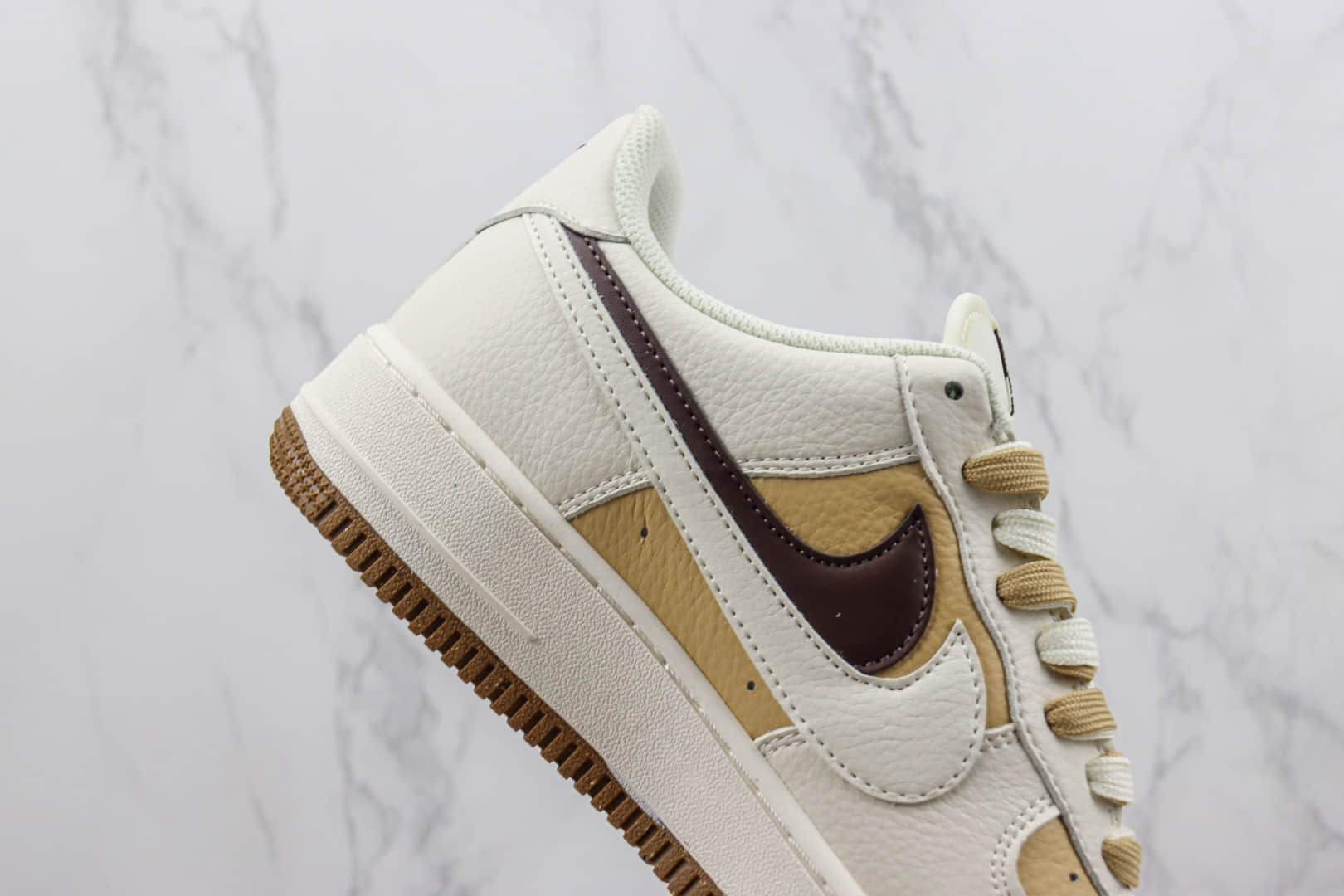 耐克Nike Air Force 1 '07 Low纯原版本空军一号白黄小熊印花板鞋 莆田天花板AF1系列 货号：CC2569-011