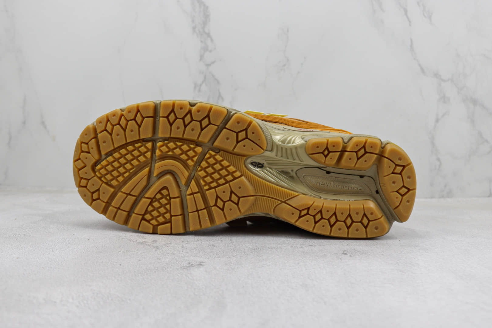 新百伦New Balance 1906R纯原版本NB1906土黄色复古慢跑鞋 莆田复刻新百伦 货号：M1906ROB