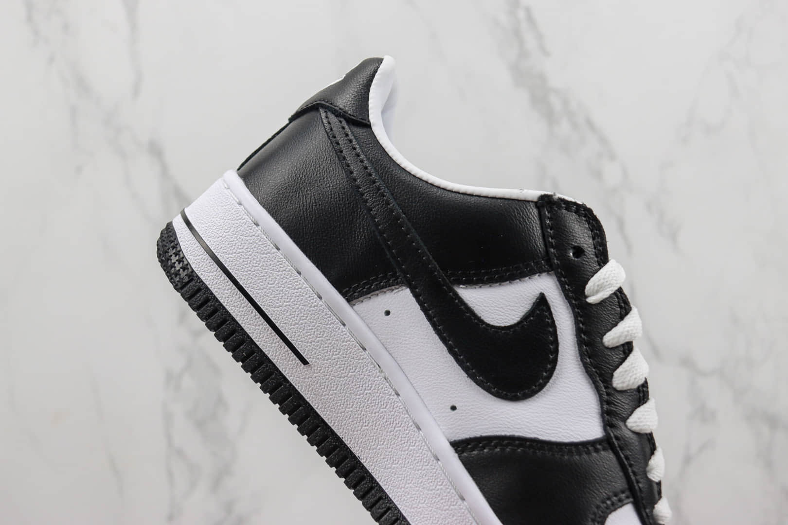 耐克Nike Air Force 1 '07 Low纯原版本低帮空军一号黑白TS刺绣板鞋 莆田耐克货源 货号：FJ5756-100