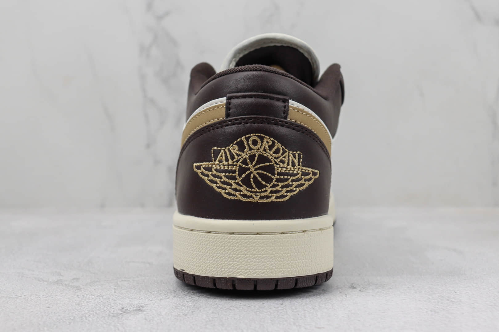 乔丹Air Jordan 1 Low纯原版本低帮AJ1摩卡白棕板鞋 莆田天花板AJ1系列 货号：DC0774-200