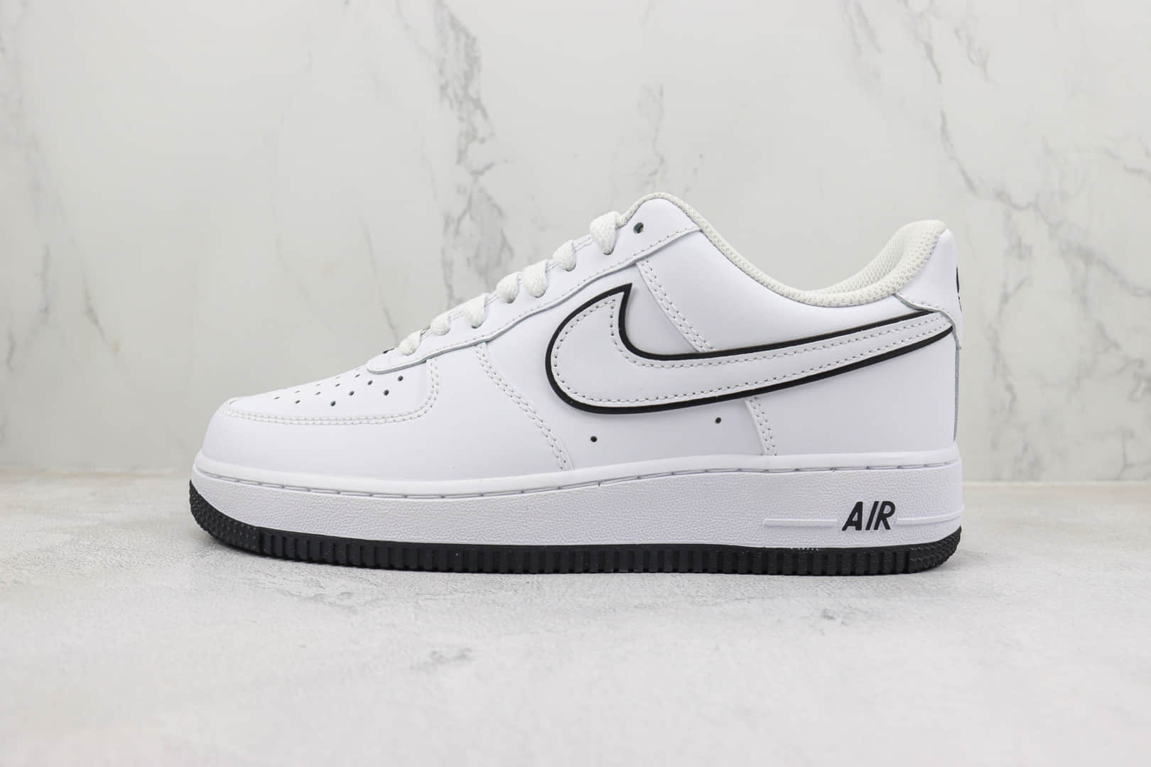 耐克Nike Air Force 1'07 Low纯原版本低帮空军一号AF1白黑板鞋 莆田天花板AF1系列 货号：DV0788-103