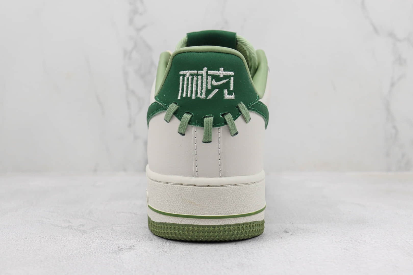 耐克Nike Air Force 1 '07 Low纯原版本低帮空军一号AF1编织小香风板鞋 莆田天花板AF1系列 货号：FN0369-100