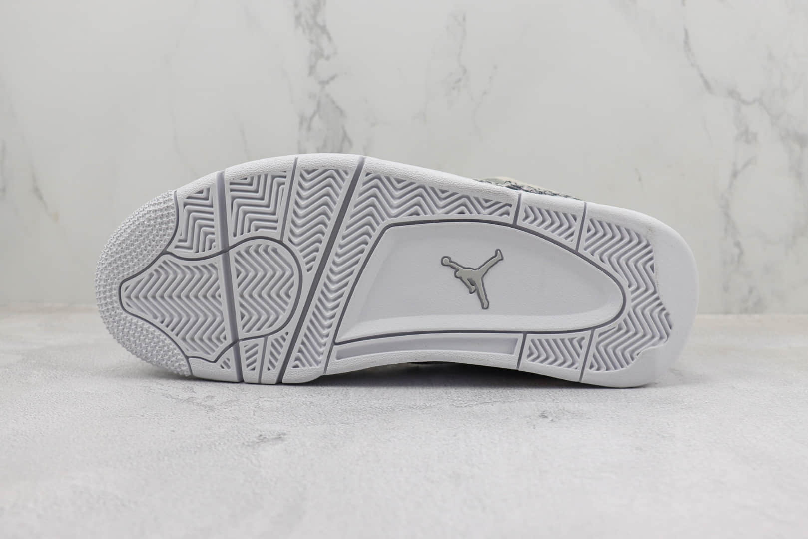 乔丹Air Jordan 4 Retro“SneakSkin”纯原版本AJ4蛇纹灰白篮球鞋 莆田AJ货源 货号：819139-030