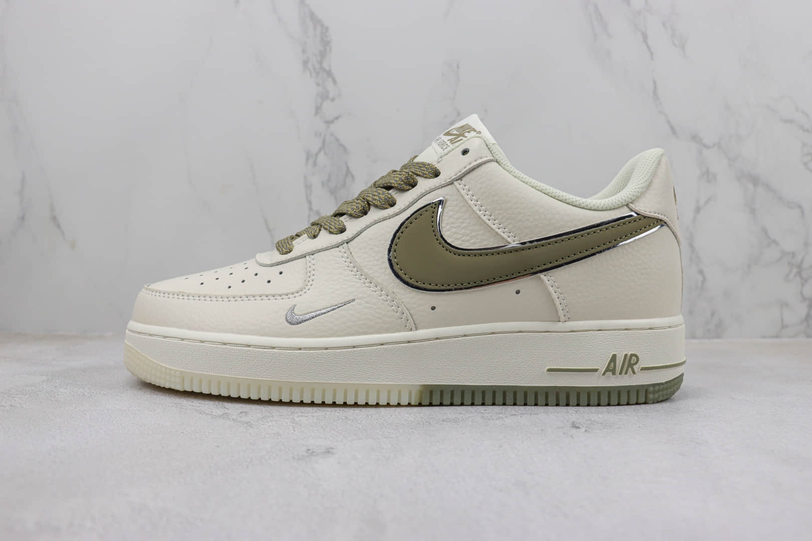 耐克Nike Air Force 1 Low纯原版本空军一号低帮AF1米白橄榄绿双钩板鞋 莆田耐克代理 货号：JJ0253-006