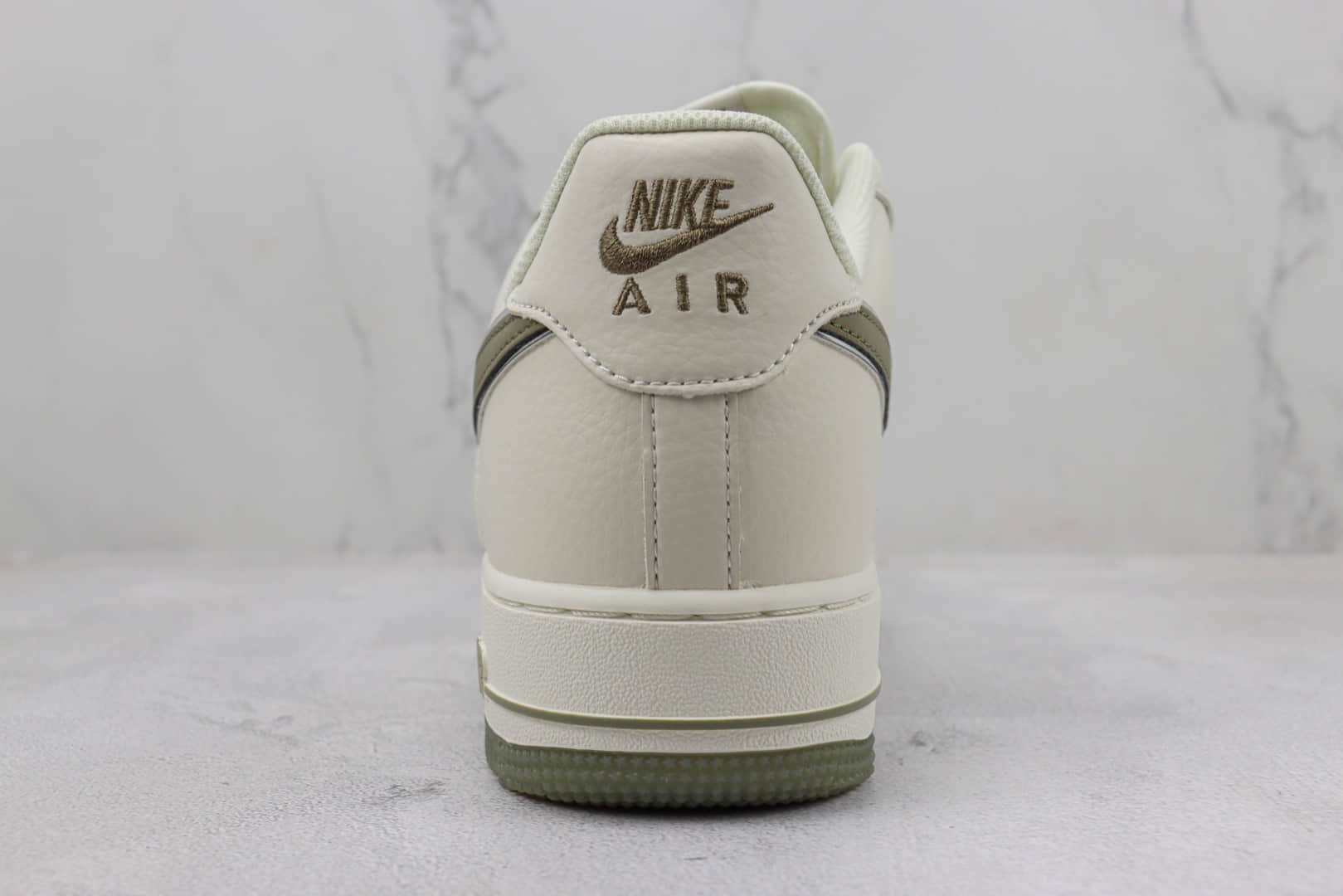 耐克Nike Air Force 1 Low纯原版本空军一号低帮AF1米白橄榄绿双钩板鞋 莆田耐克代理 货号：JJ0253-006
