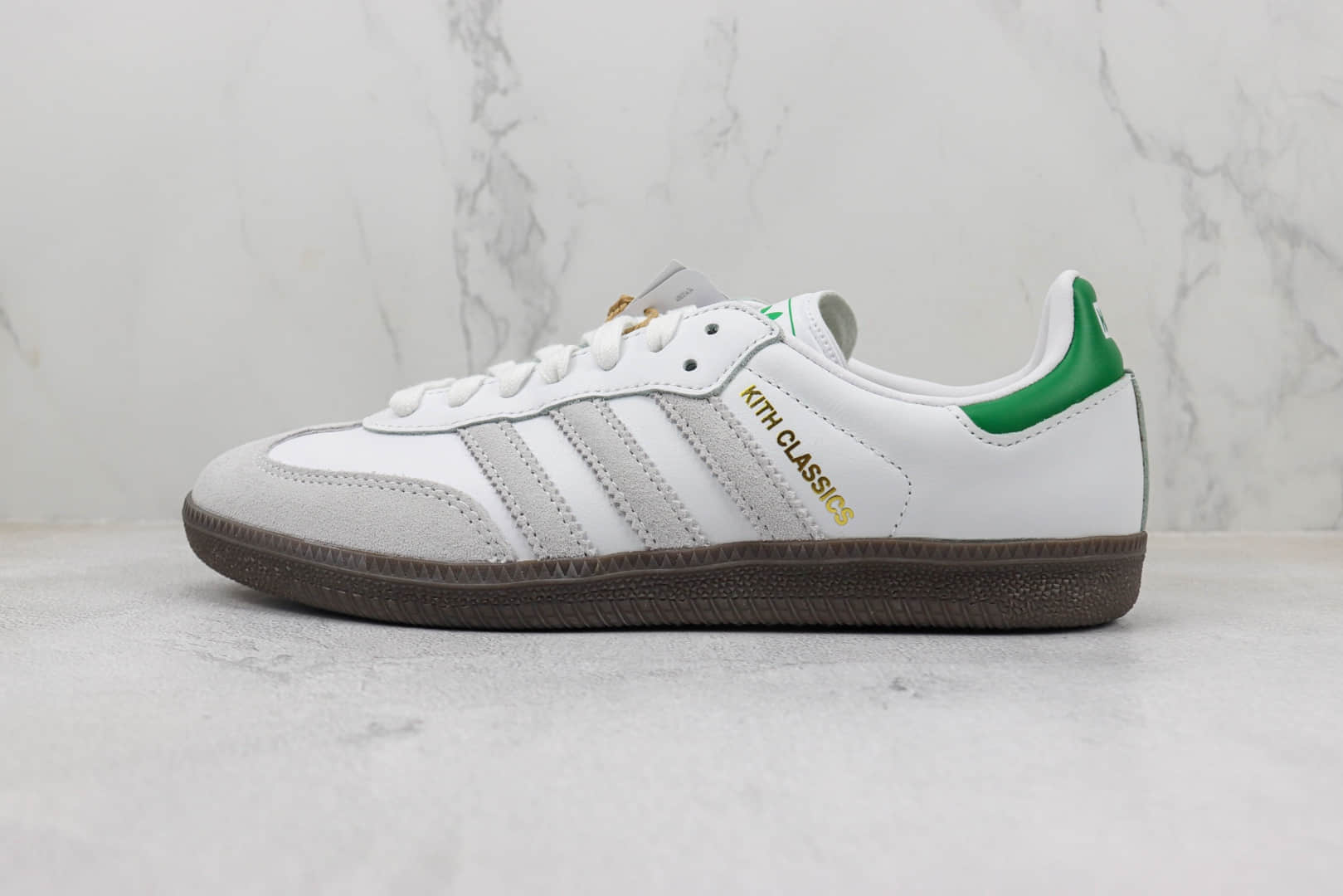 阿迪达斯Kith x adidas Original Samba OG纯原版本三叶草Kith联名款白绿色桑巴板鞋 莆田阿迪达斯货源 货号：FX5398