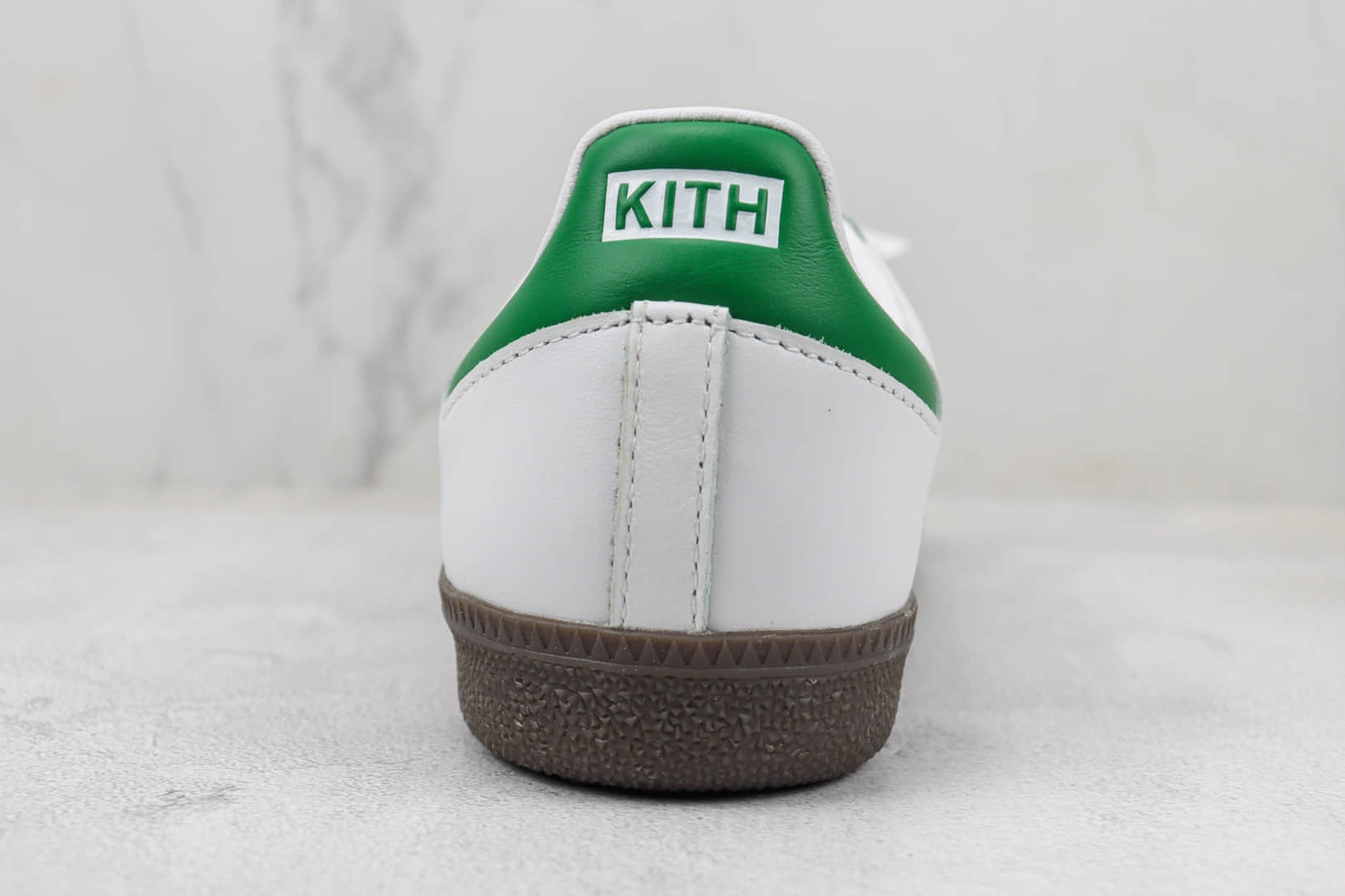 阿迪达斯Kith x adidas Original Samba OG纯原版本三叶草Kith联名款白绿色桑巴板鞋 莆田阿迪达斯货源 货号：FX5398