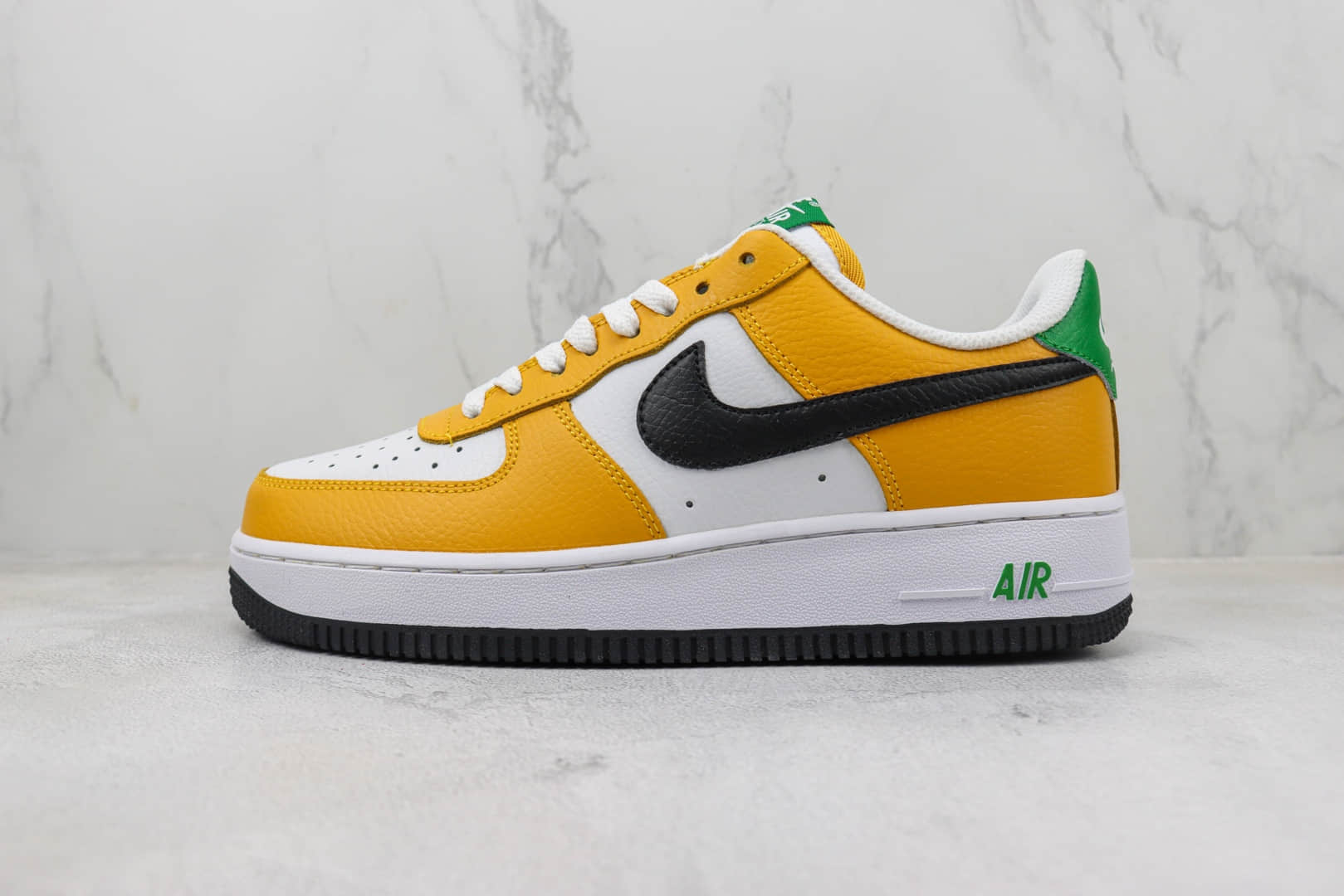 耐克Nike Air Force 1 Low纯原版本空军一号低帮AF1白黄黑勾板鞋 莆田耐克工厂 货号：FN8008-700